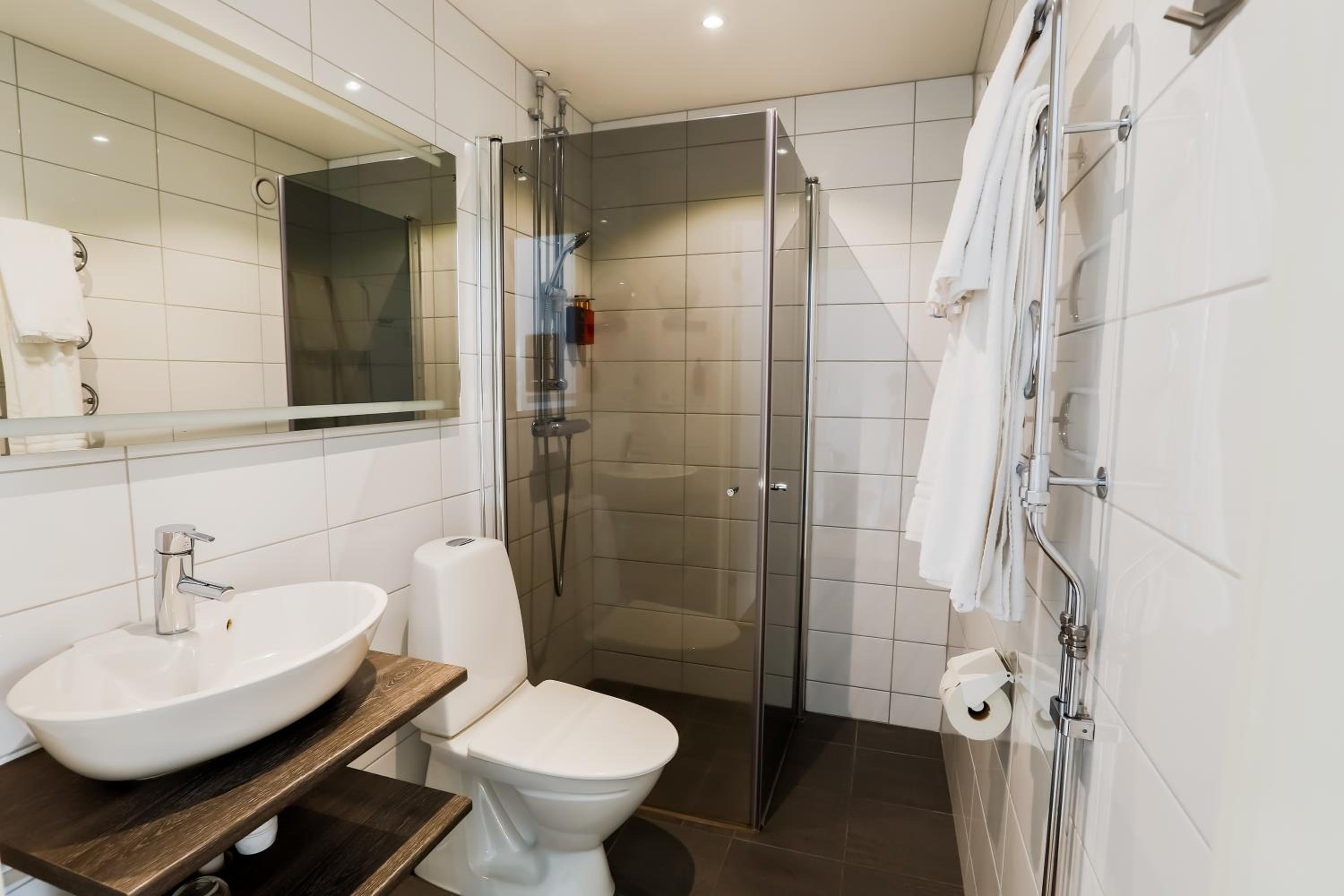 Standard Double or Twin Room - Photo 6