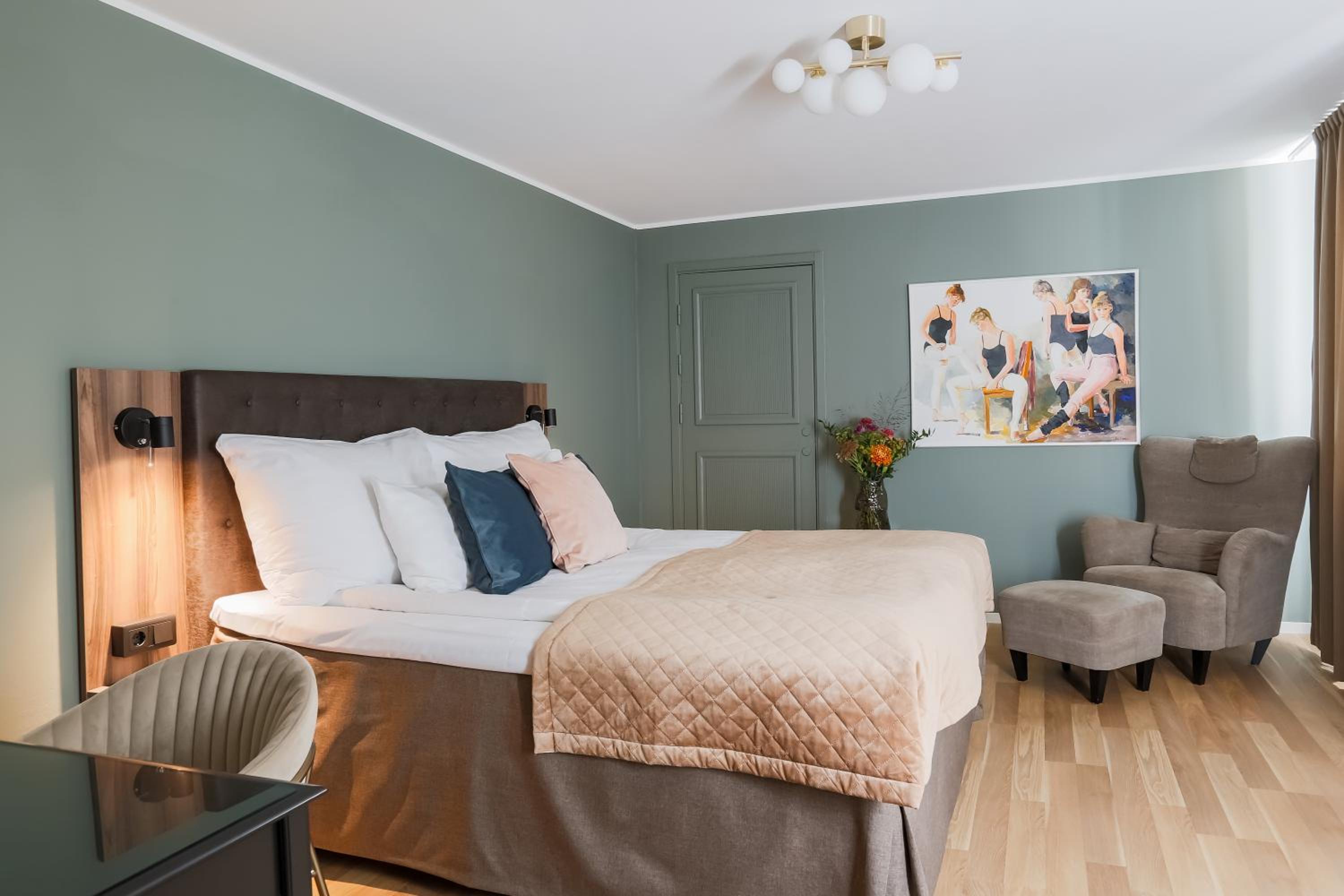 Superior Double or Twin Room - Photo 13