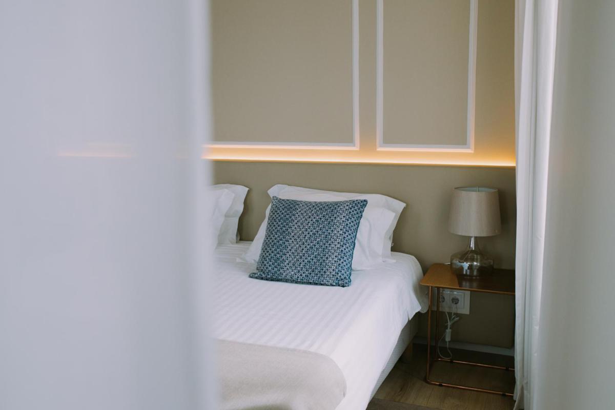 Suite - Photo 1