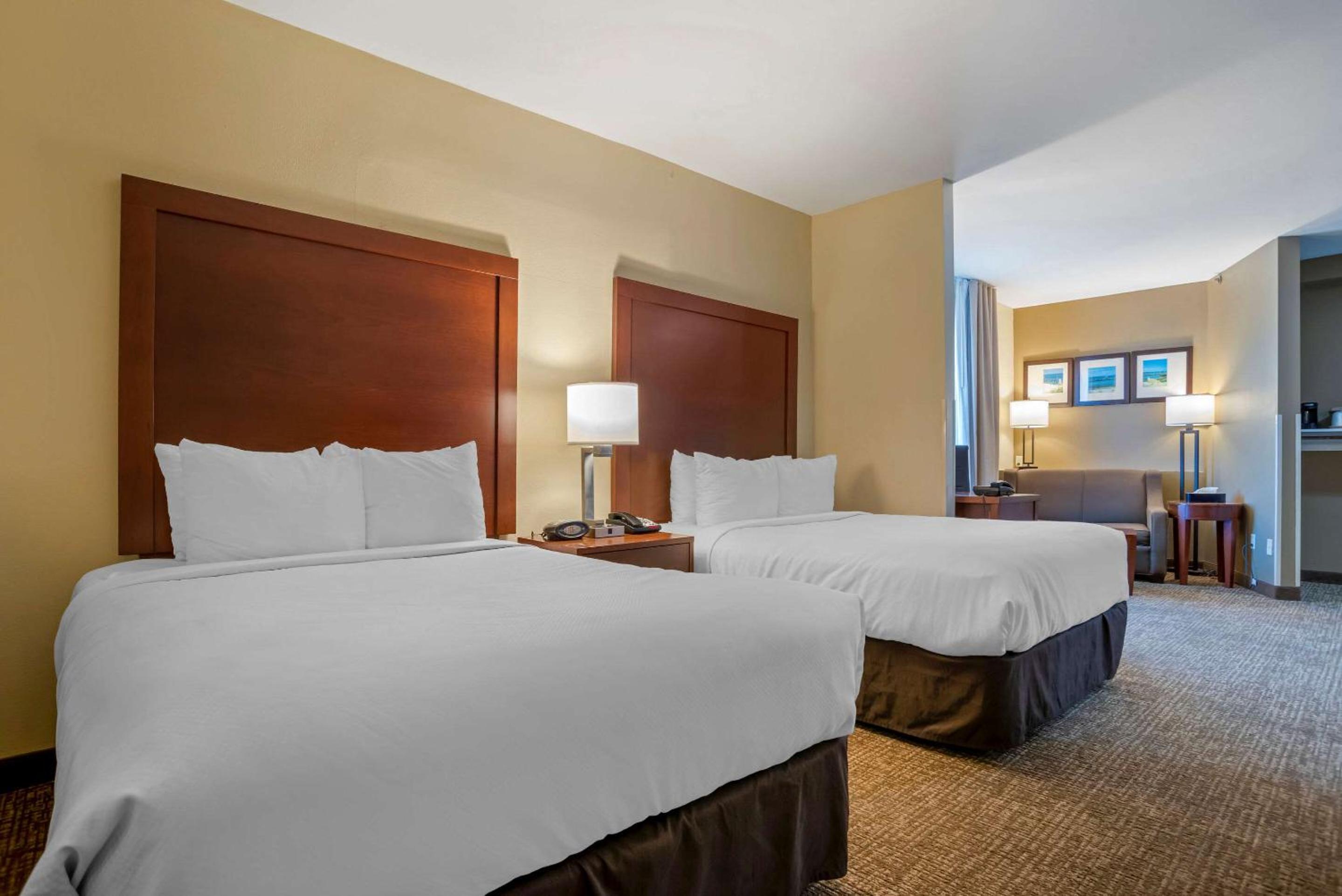 Double Suite with Two Double Beds - Photo 1