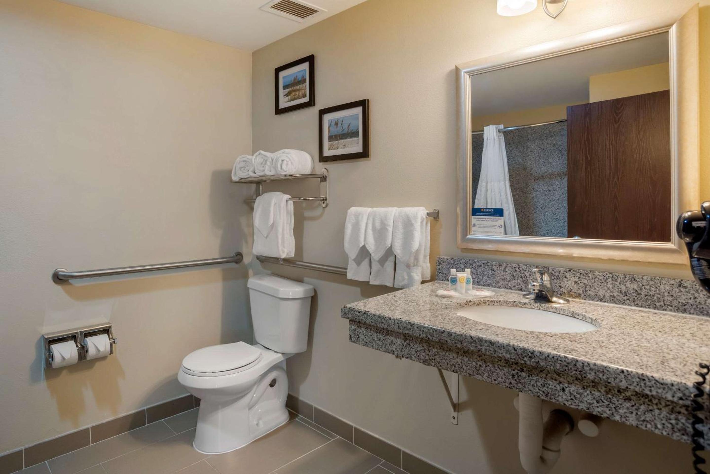 Double Suite with Two Double Beds - Photo 3
