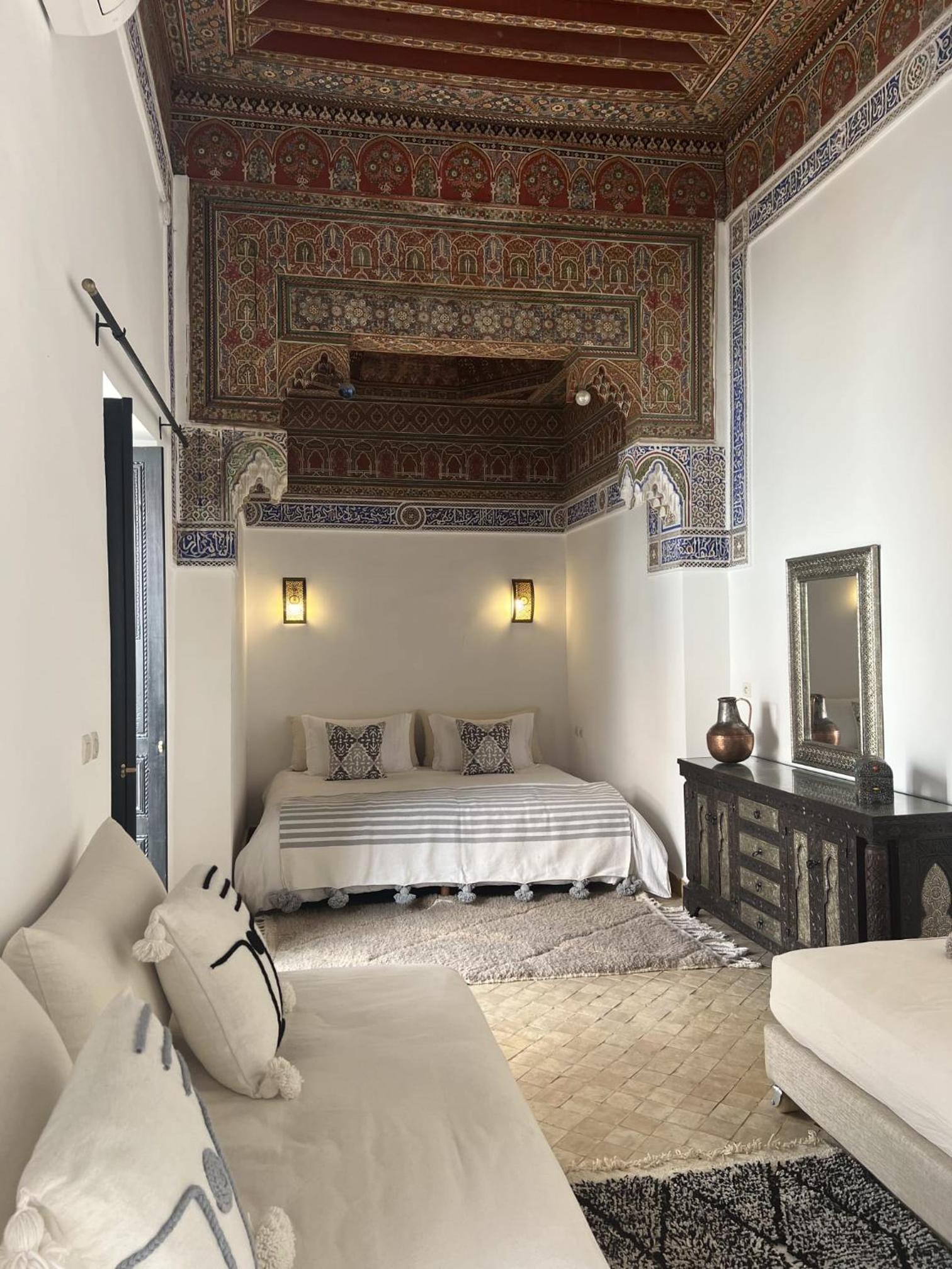 Deluxe Suite - Photo 5