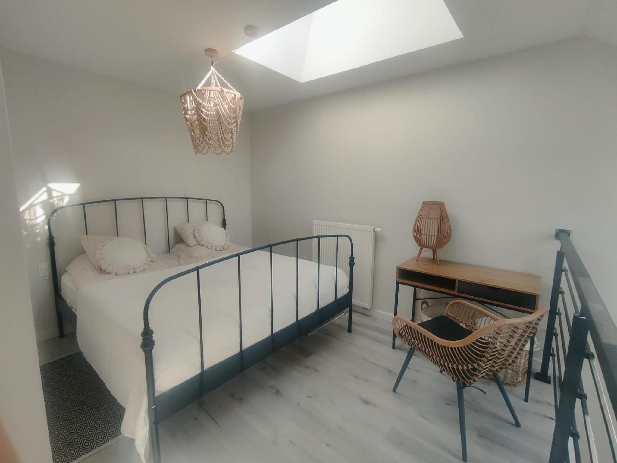 One-Bedroom Apartment - Photo 12