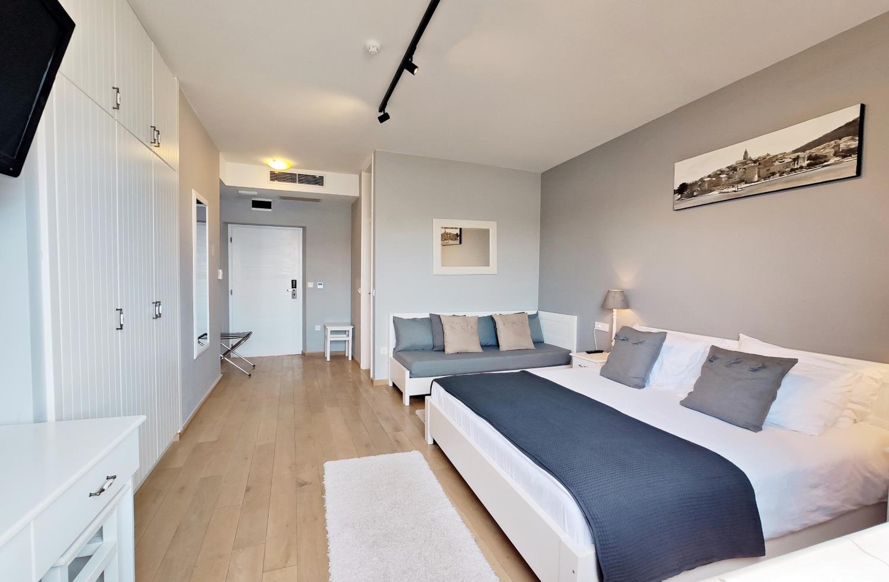 Comfort Double Room with Sea View - Photo 2