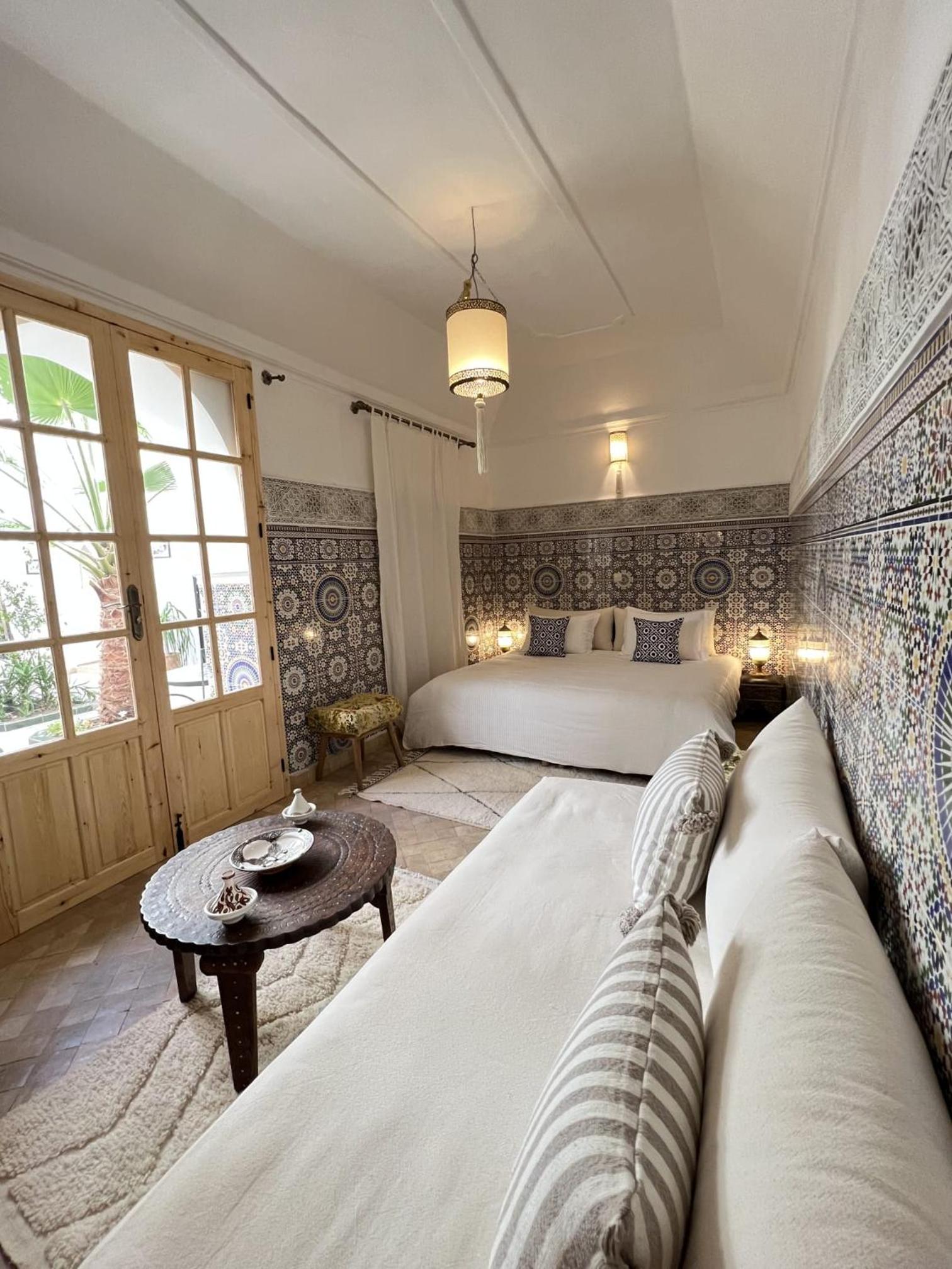 Deluxe Room - Photo 5