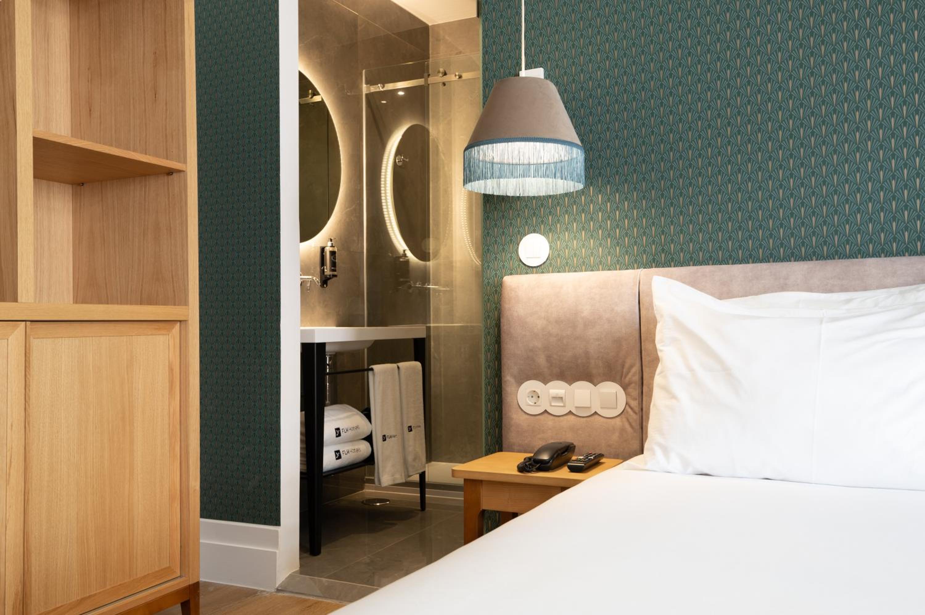 Standard Double Room - Photo 6