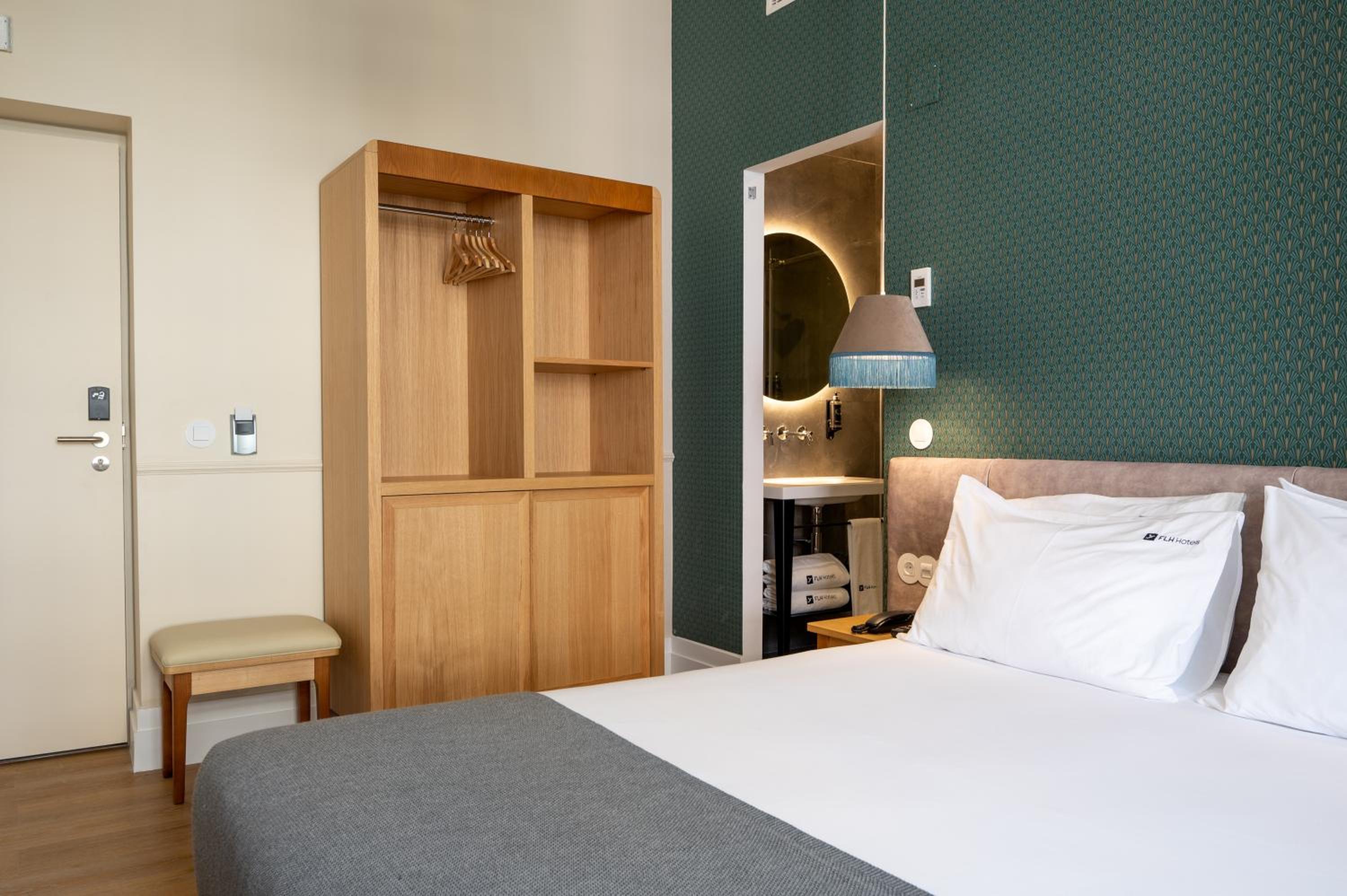 Standard Double Room - Photo 7