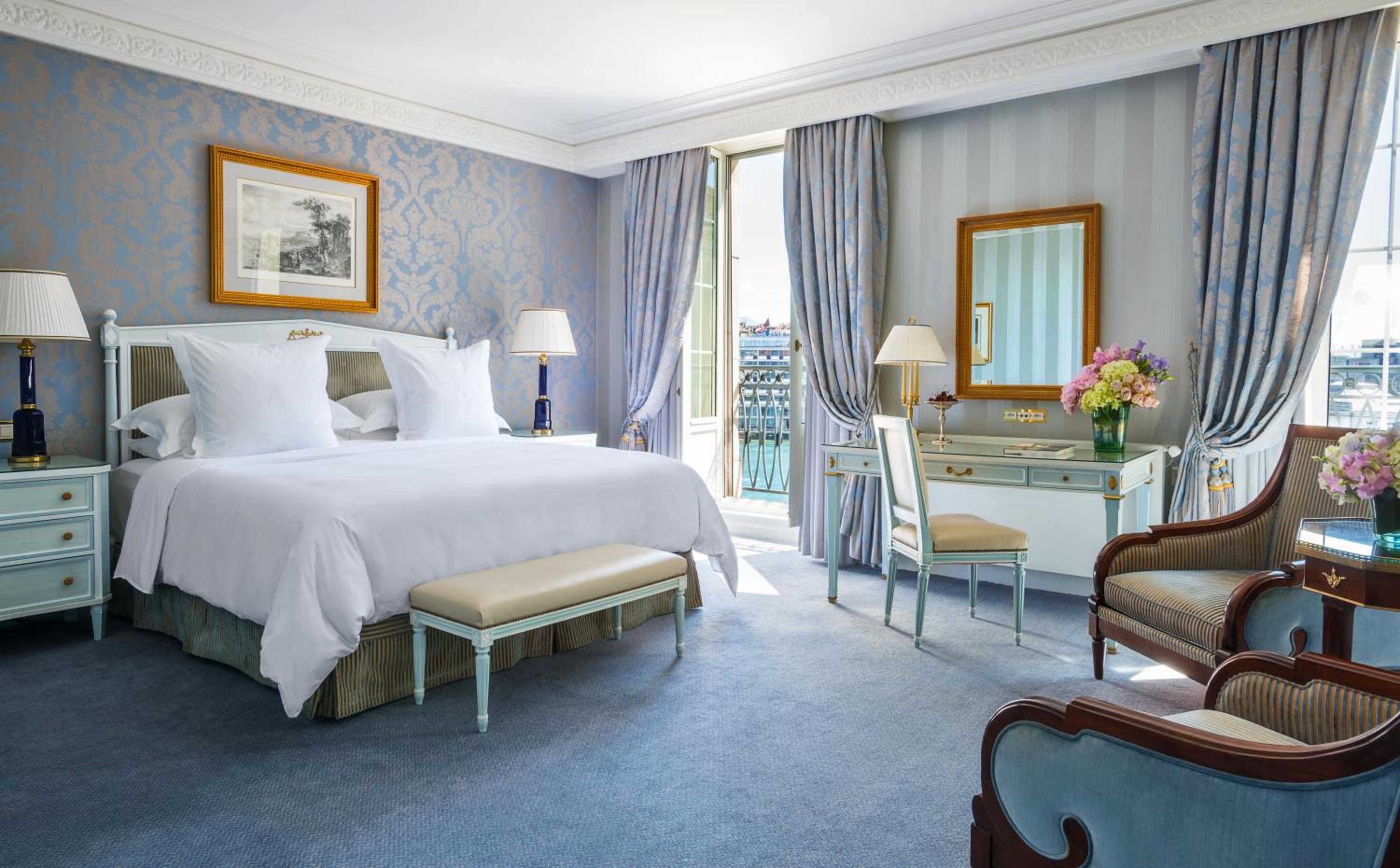 Deluxe Room King Bed