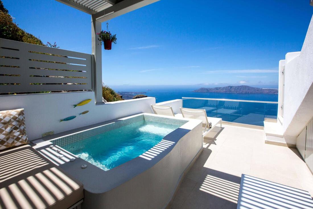Luxury Cave Suite with outdoor Hot Tub and Caldera View - Photo 5