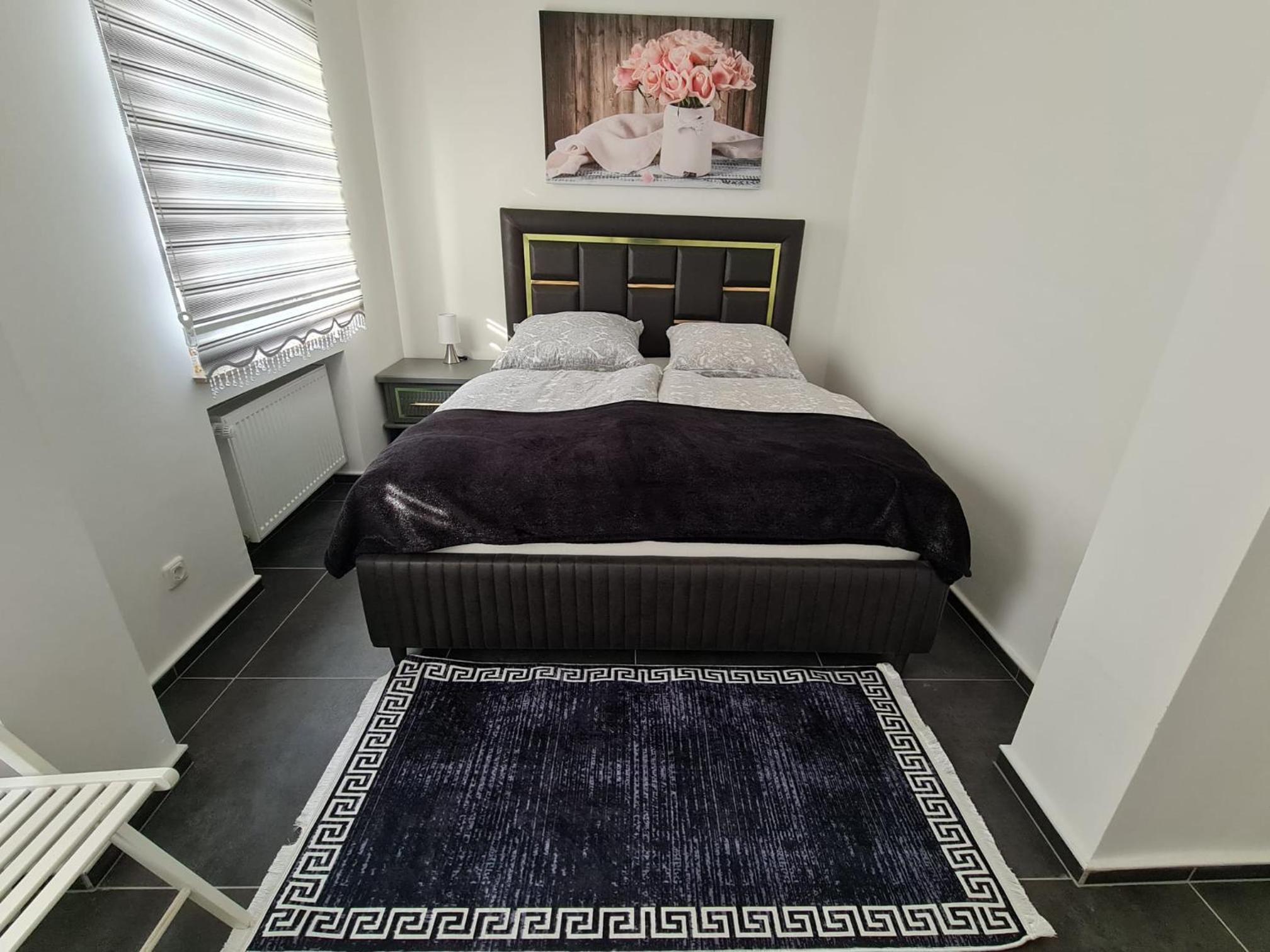 Double Room with Private Bathroom photo 1