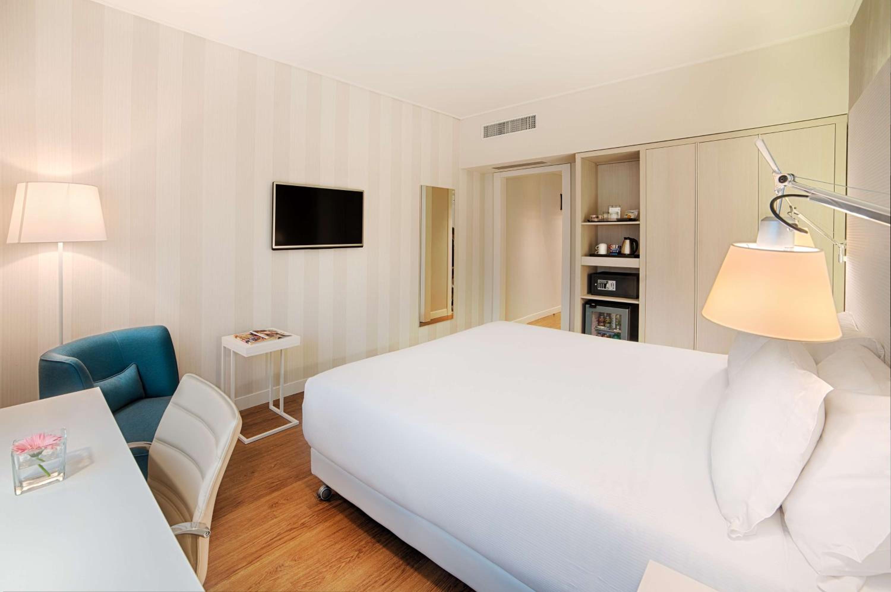 Superior Double or Twin Room - Photo 7