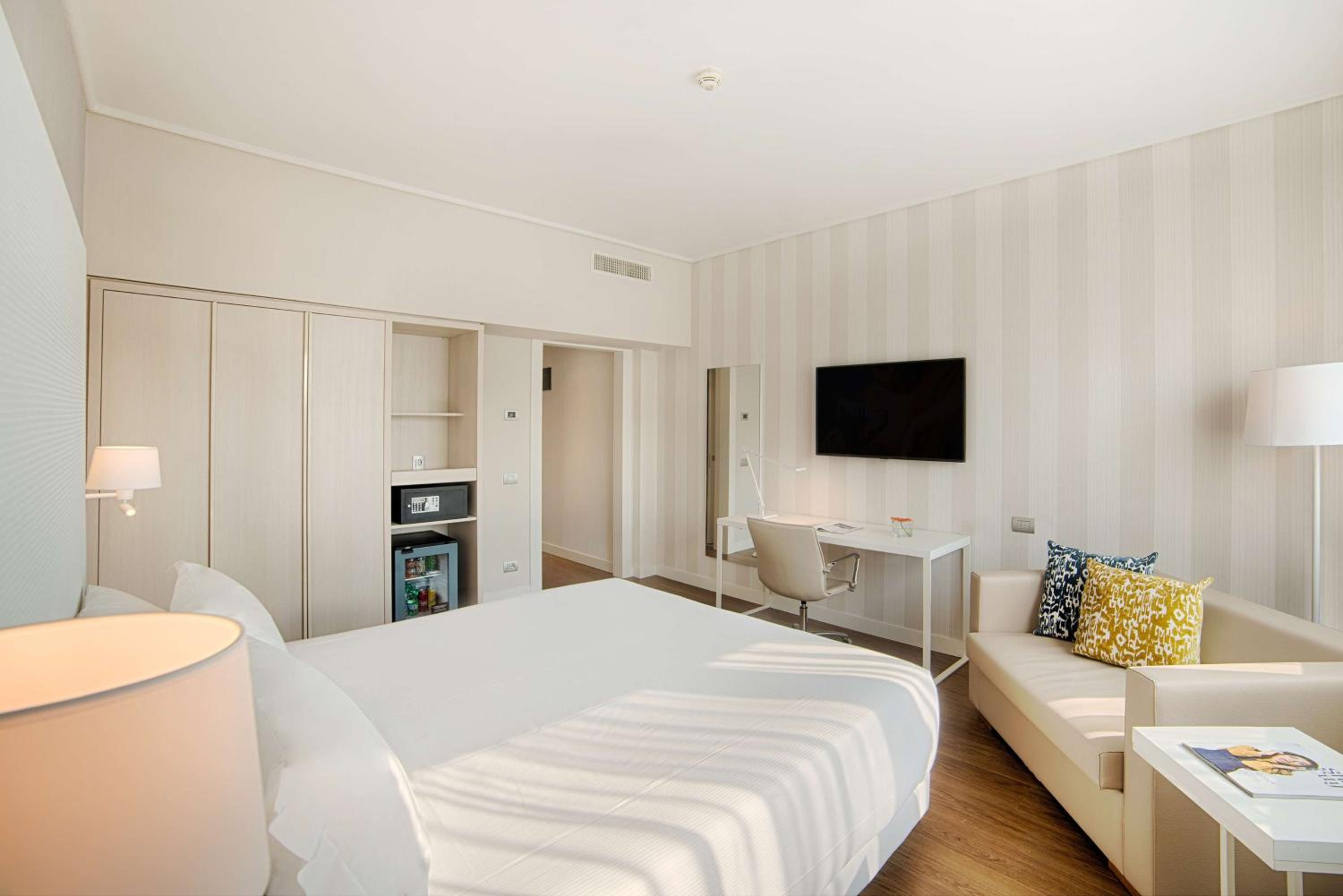  Superior Triple Room - Photo 7