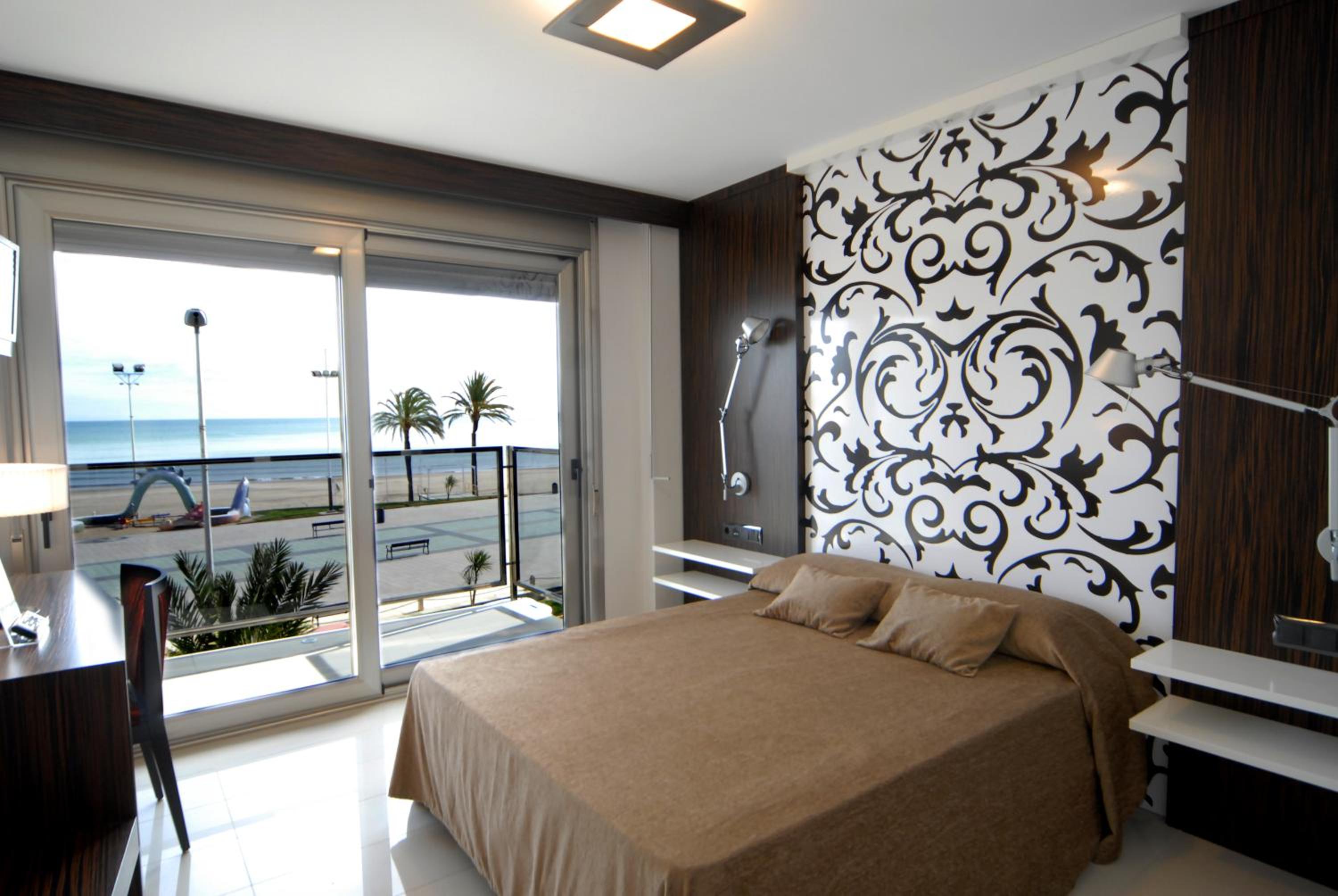 Double or Twin Room with Sea View - Photo 5