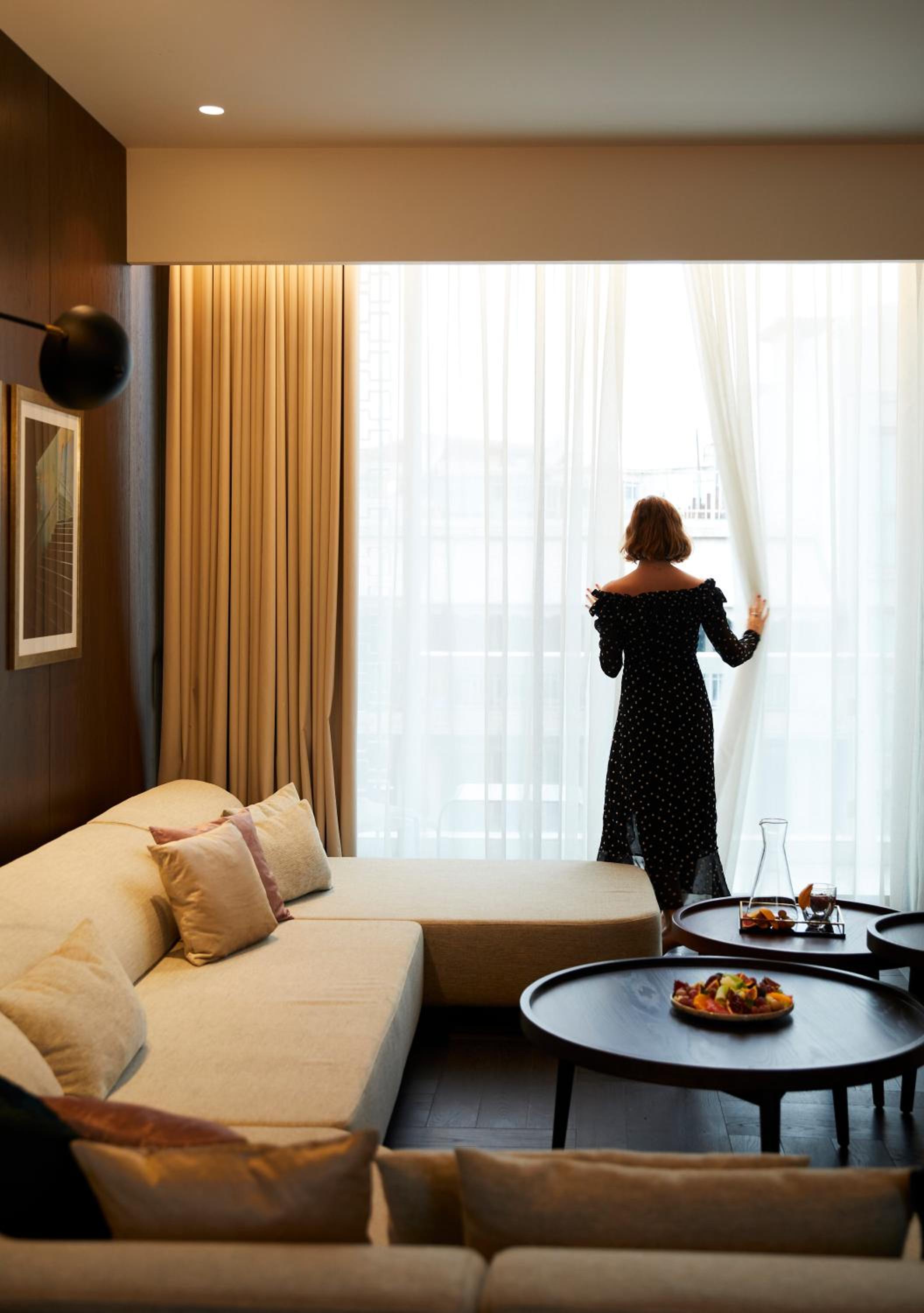Deluxe King or Twin Room with Balcony thumbnail 6