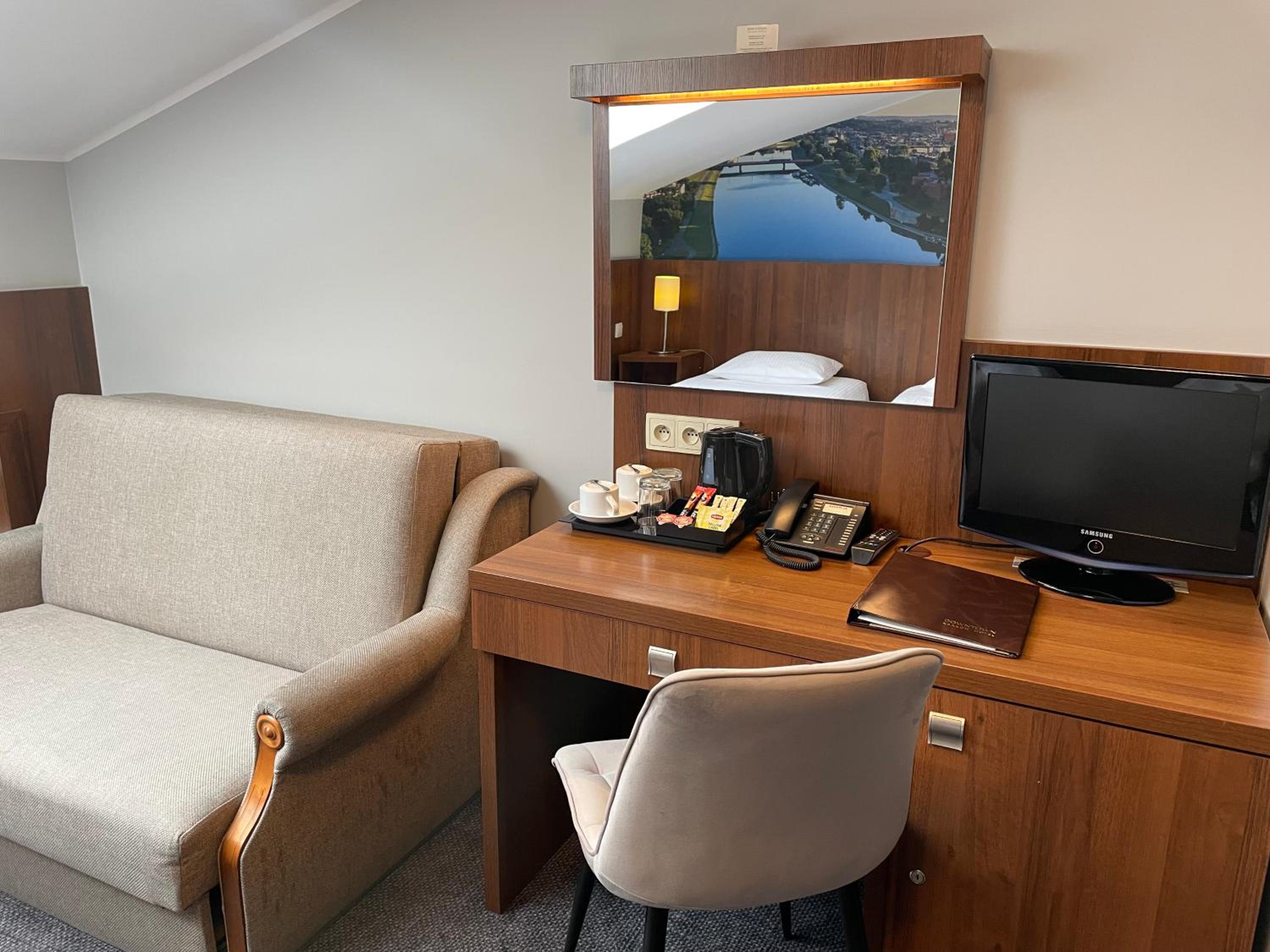 Budget Triple Room (2 beds + folded sofa) - Photo 3