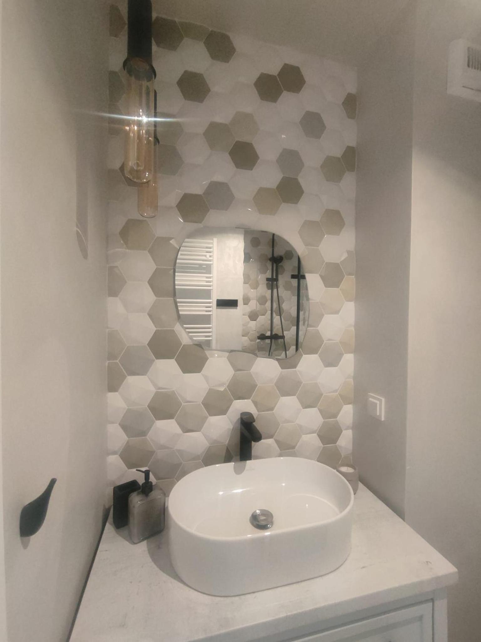One-Bedroom Apartment - Photo 15