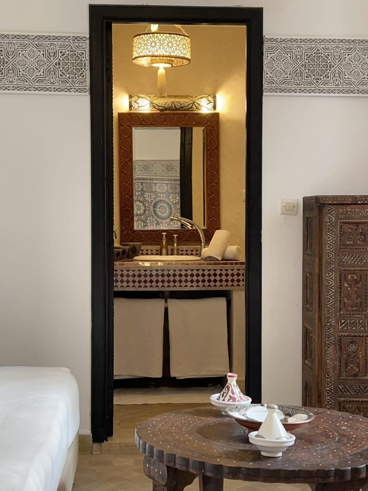 Deluxe Room - Photo 8