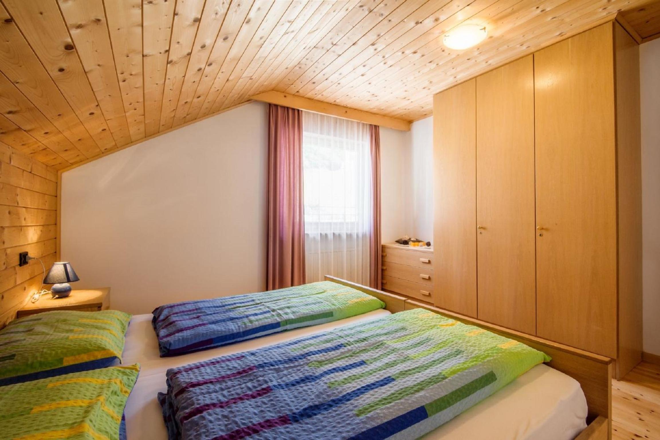 Two-Bedroom Apartment (8 Adults) - Split Level photo 2