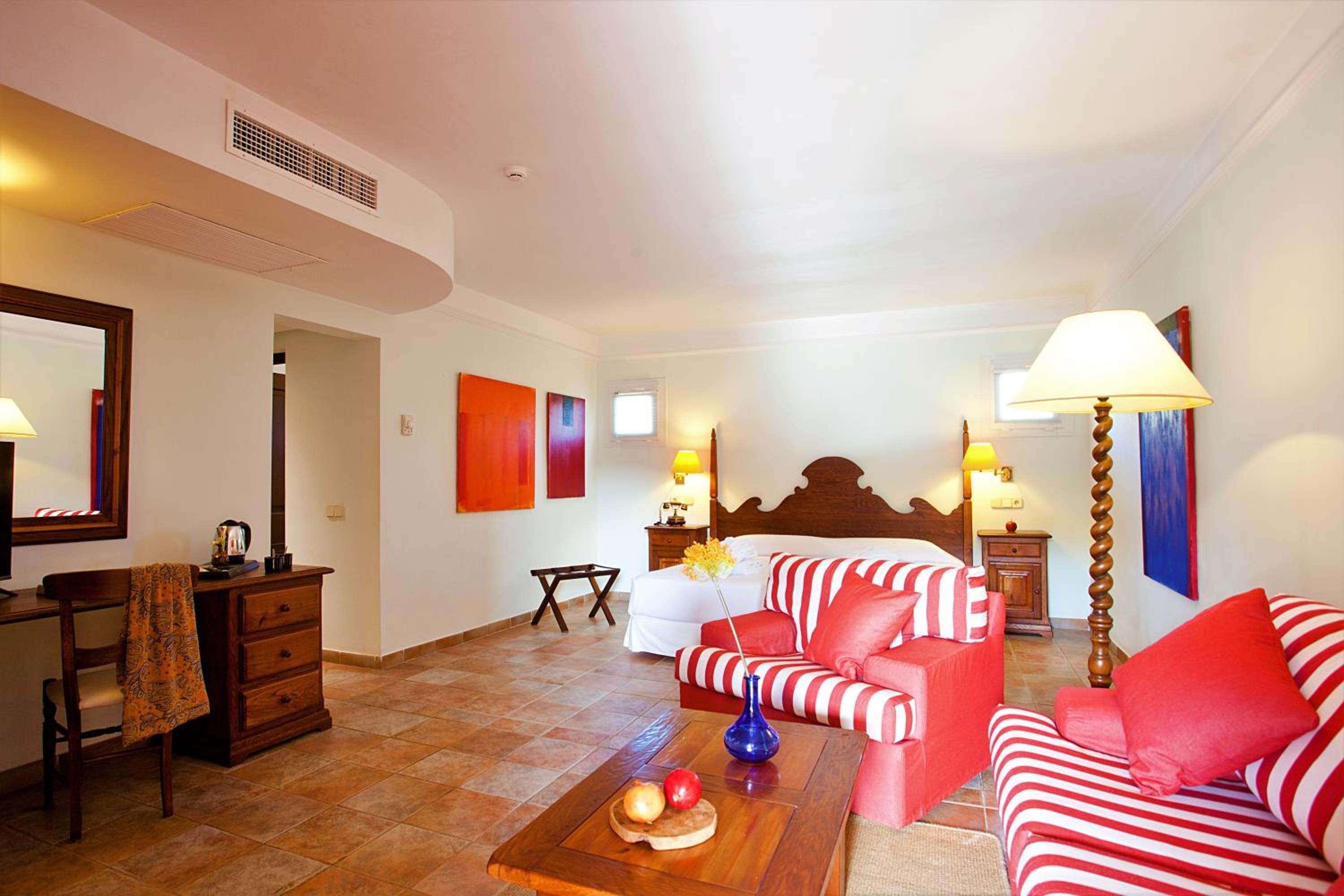 Junior Suite with Terrace - Photo 4