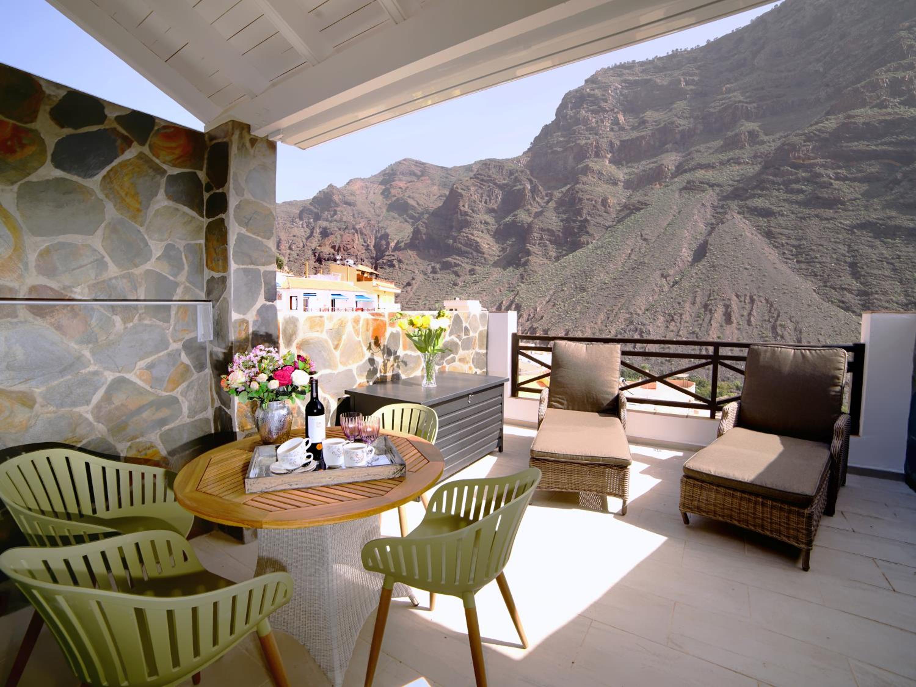Apartment with Terrace photo 2