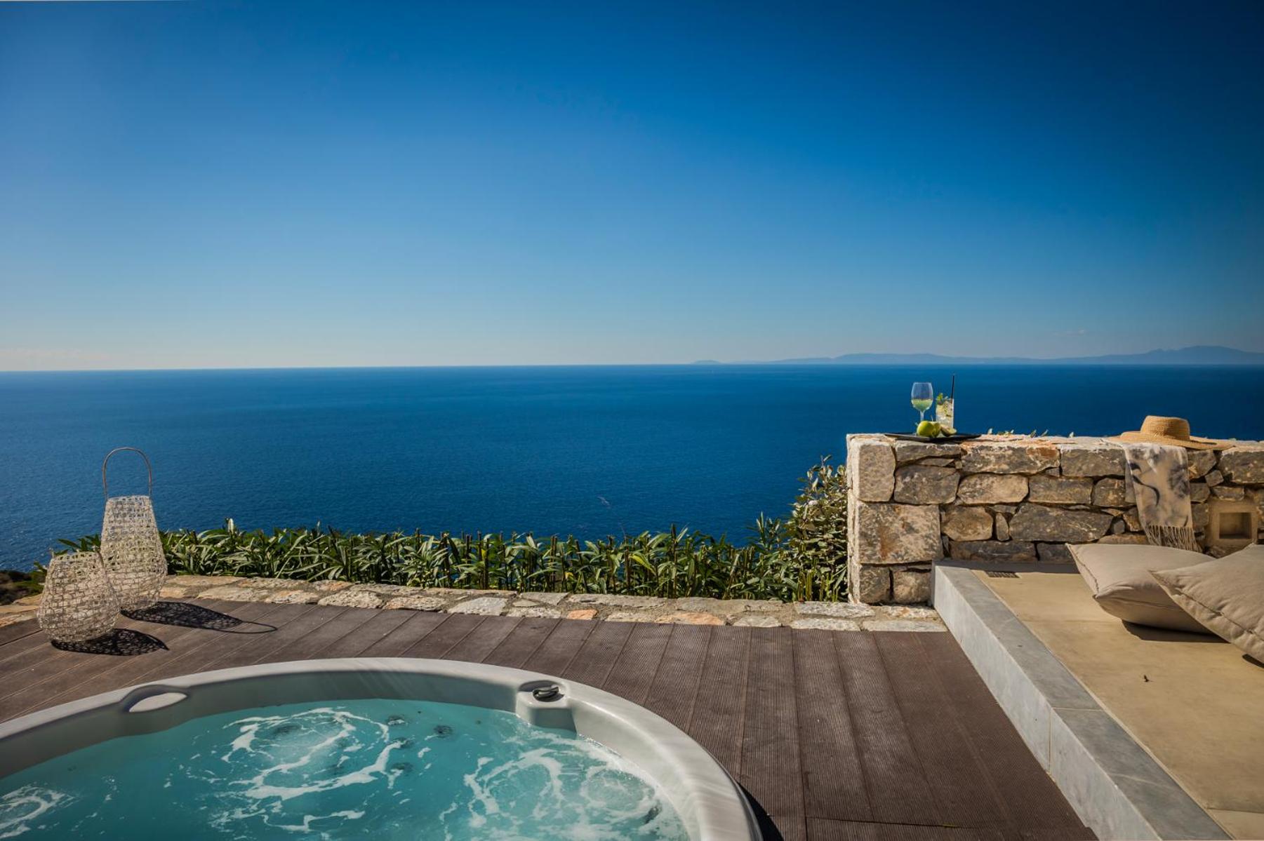 Superior Suite - Photo 8
