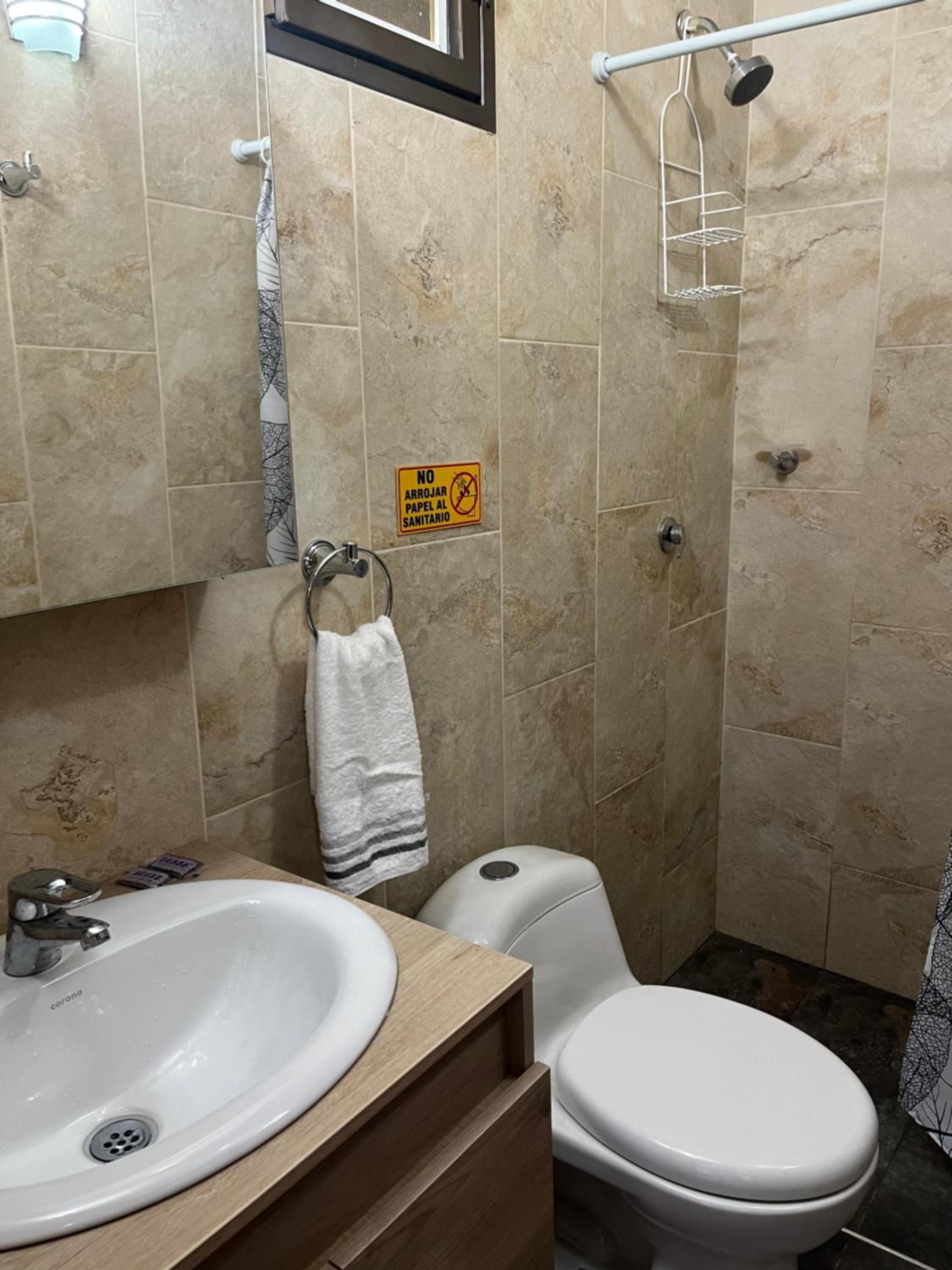 Family Room with Private Bathroom photo 3