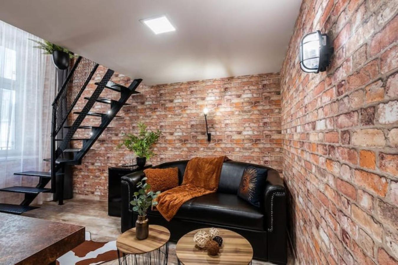 One-Bedroom Apartment - Photo 10