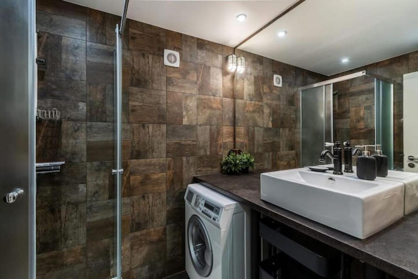 One-Bedroom Apartment - Photo 6