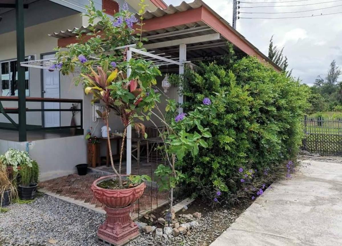 Apartment with Terrace - Photo 9