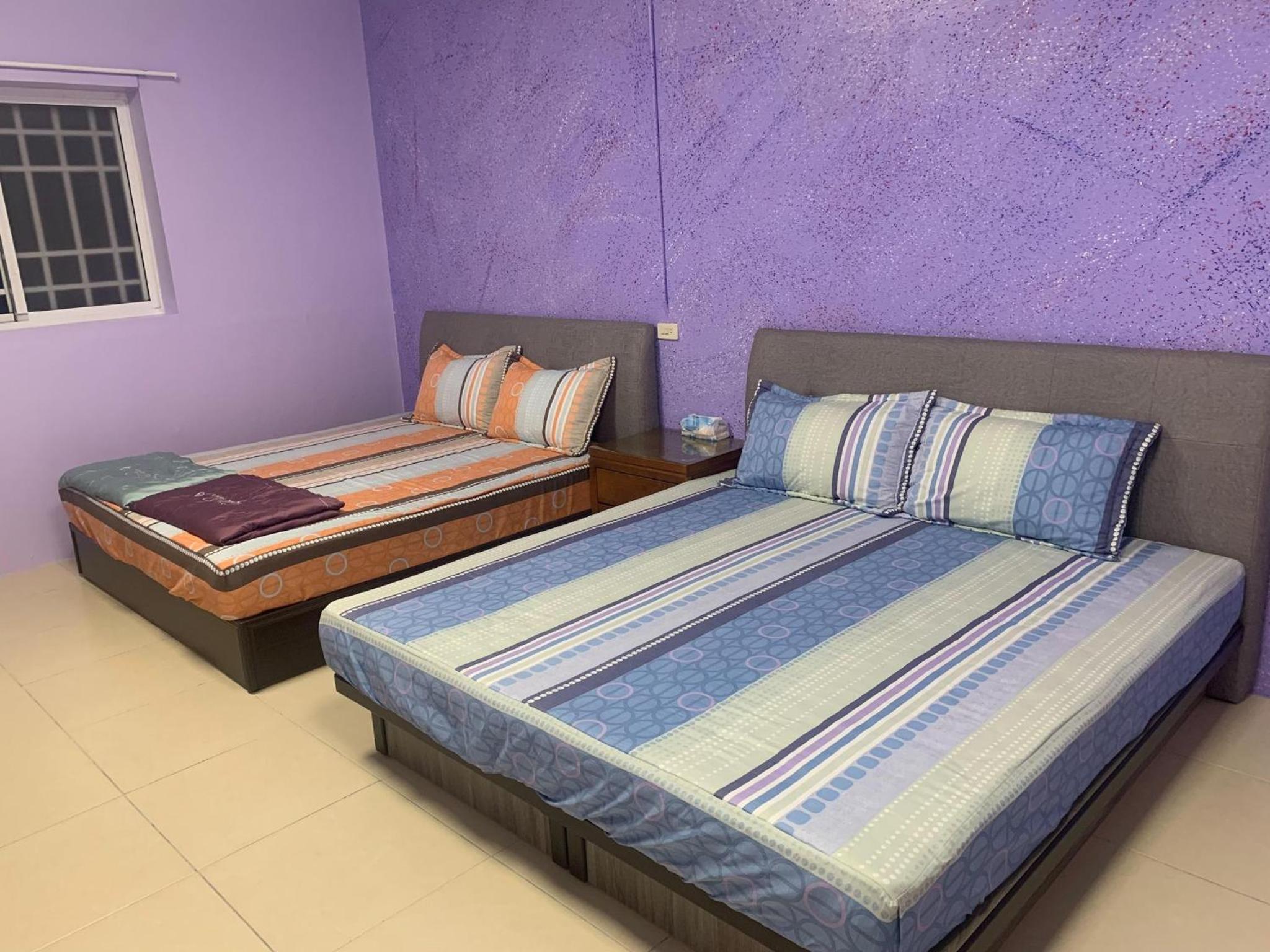 Quadruple Room with Private Bathroom photo 2