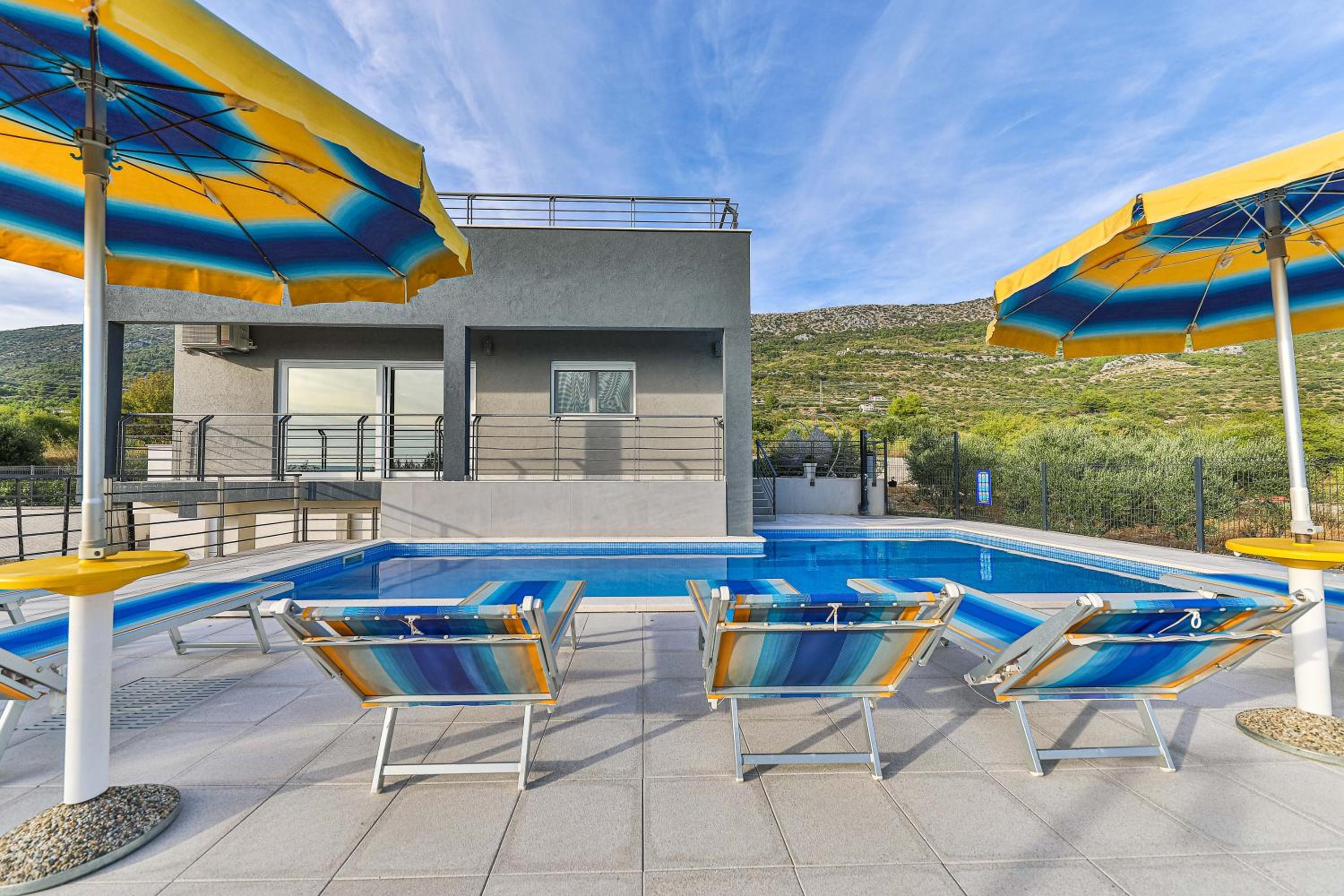 Villa photo 2