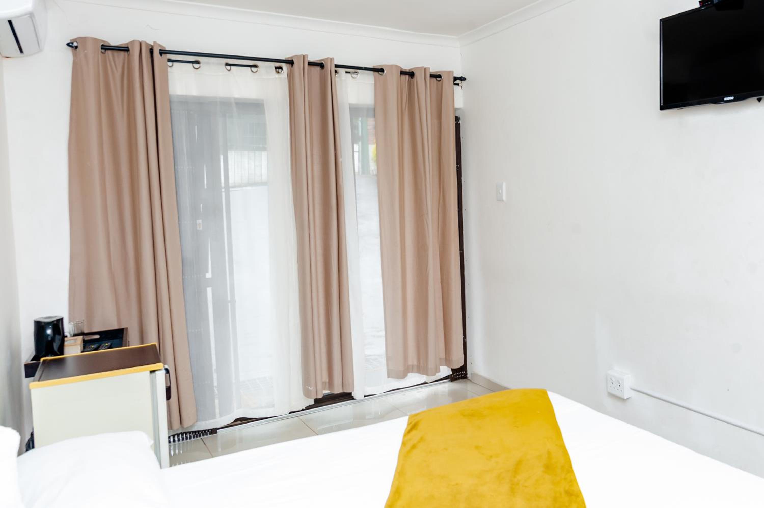 Double Room - Photo 1