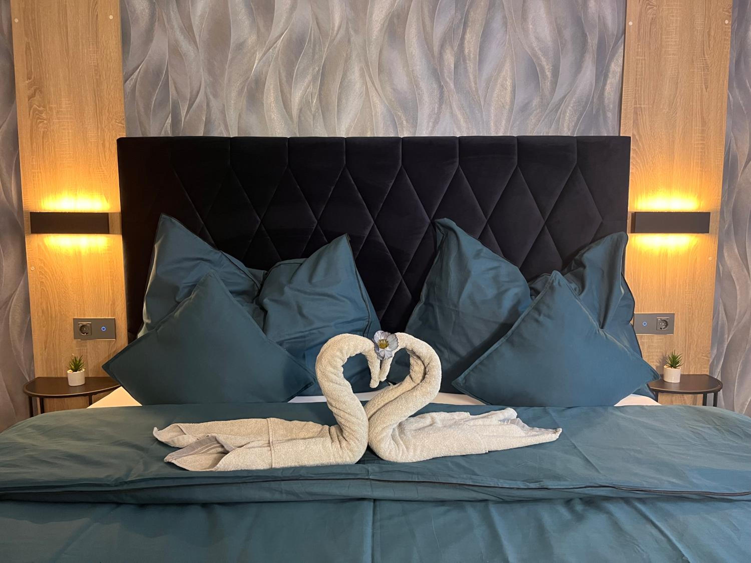 Deluxe King Room photo 1
