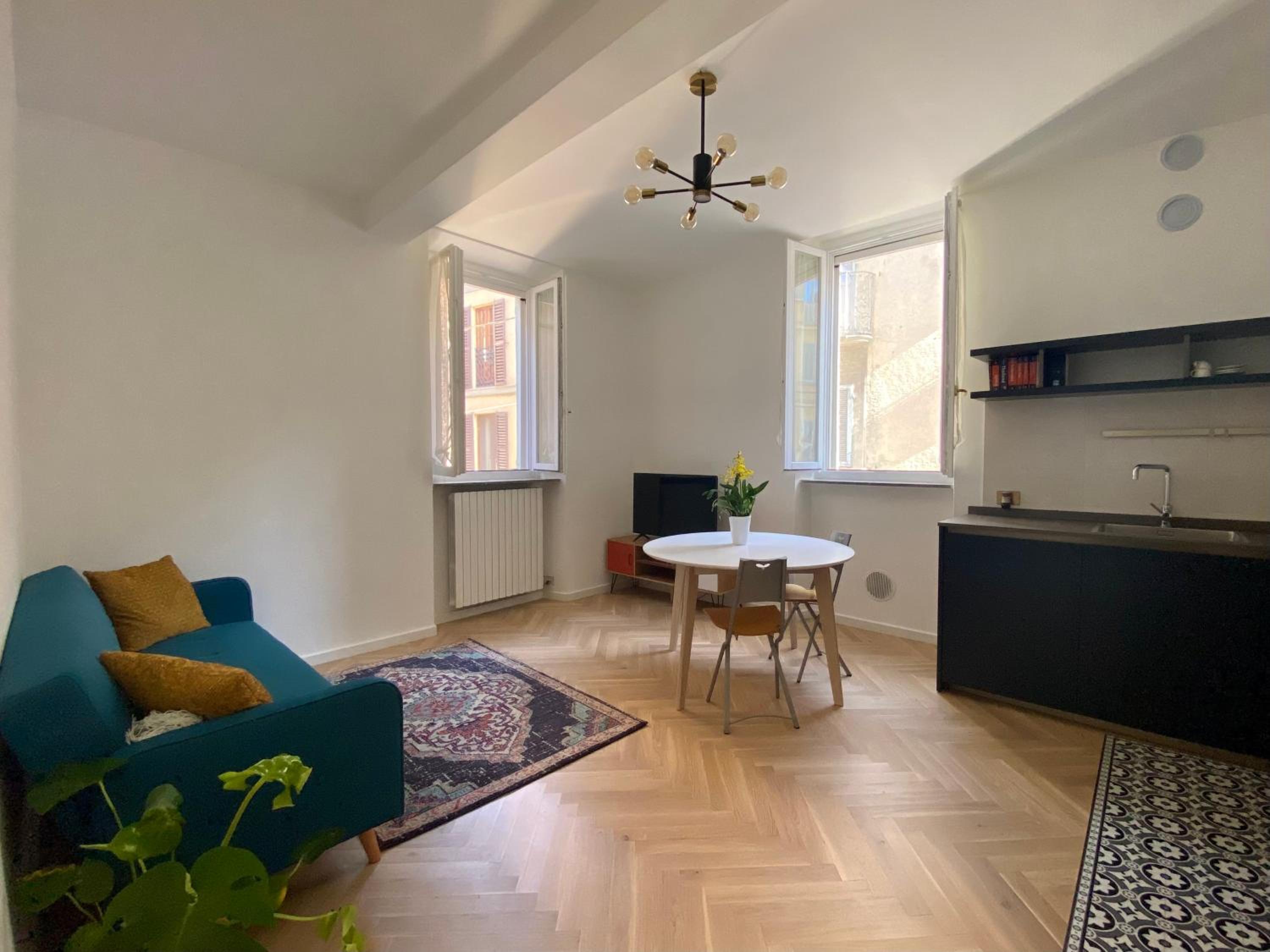 One-Bedroom Apartment photo 2