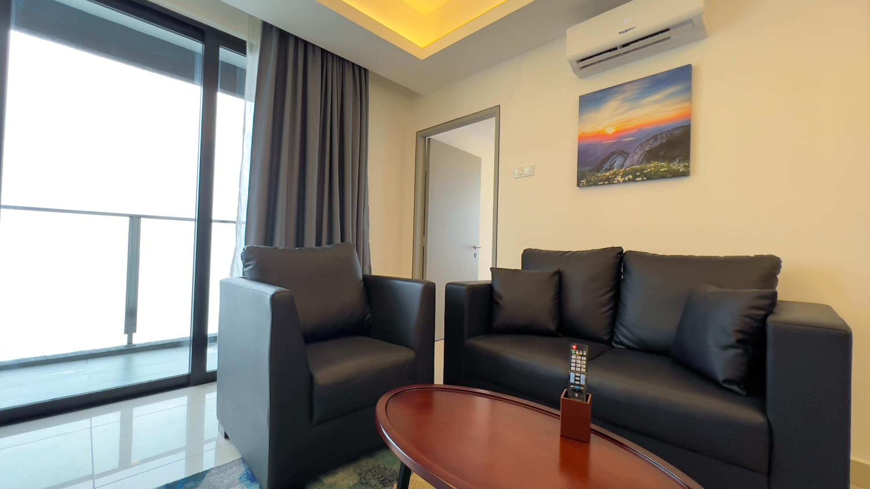One-Bedroom Suite - Photo 37