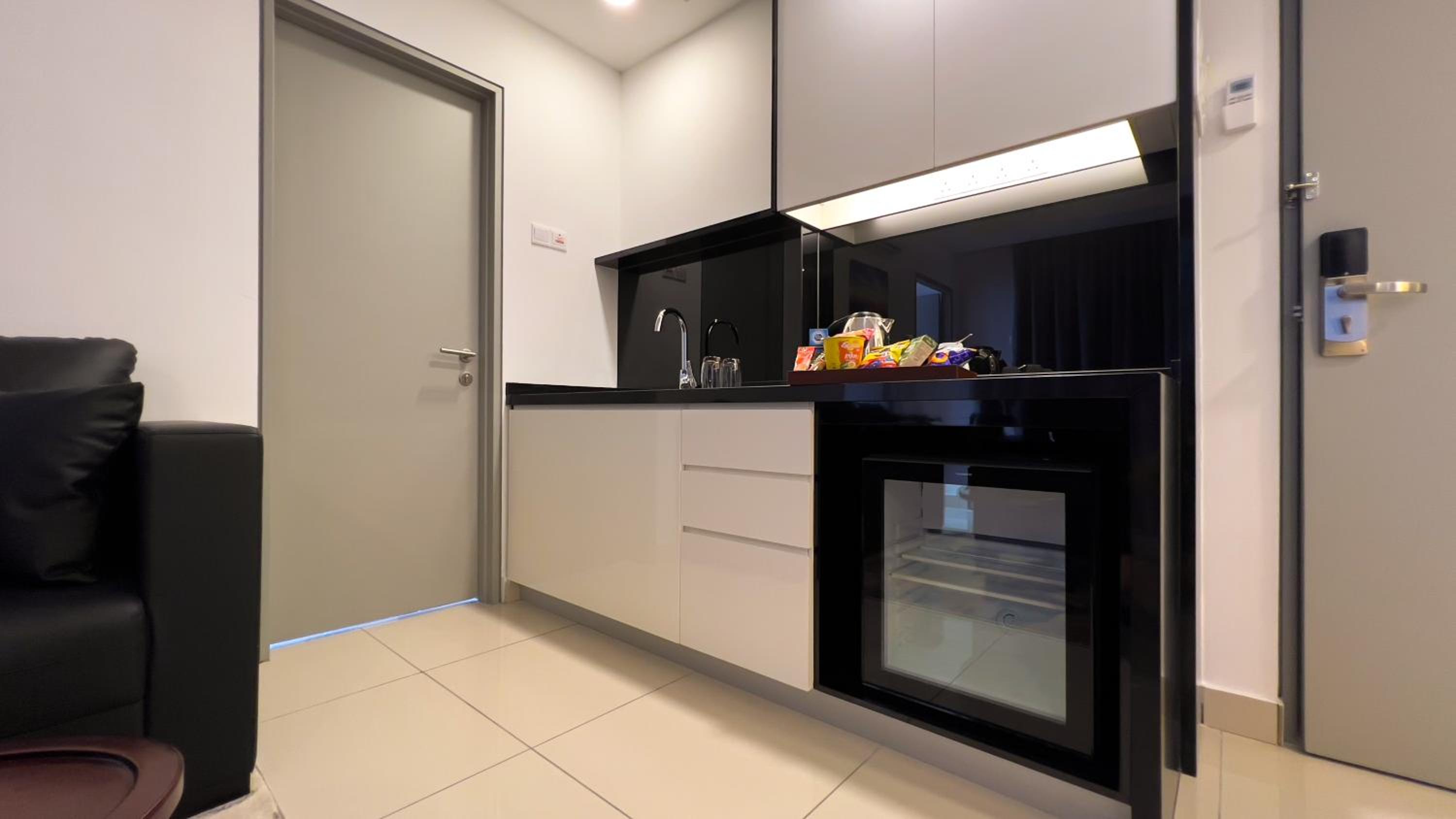 One-Bedroom Suite - Photo 35
