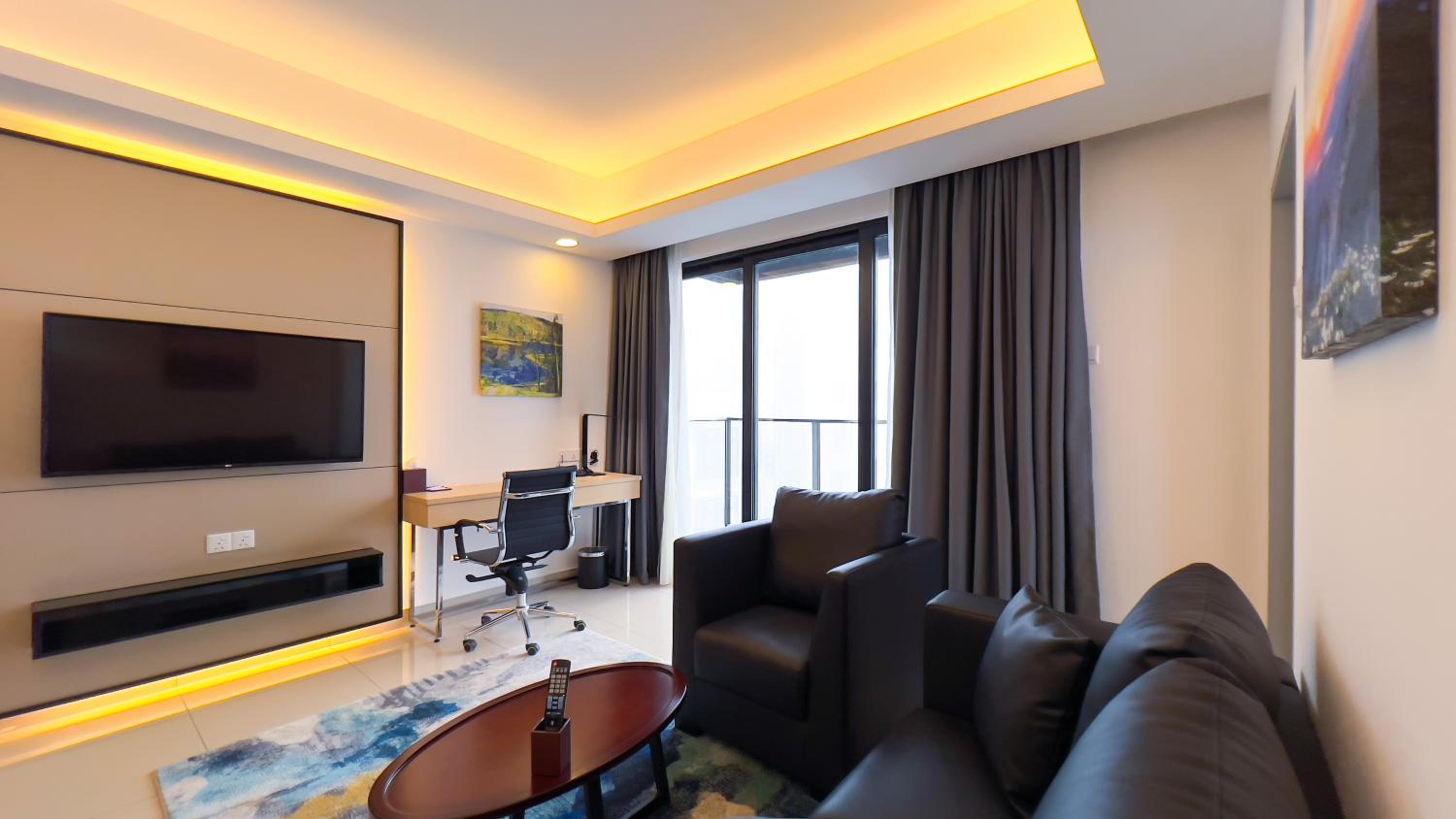 One-Bedroom Suite - Photo 41