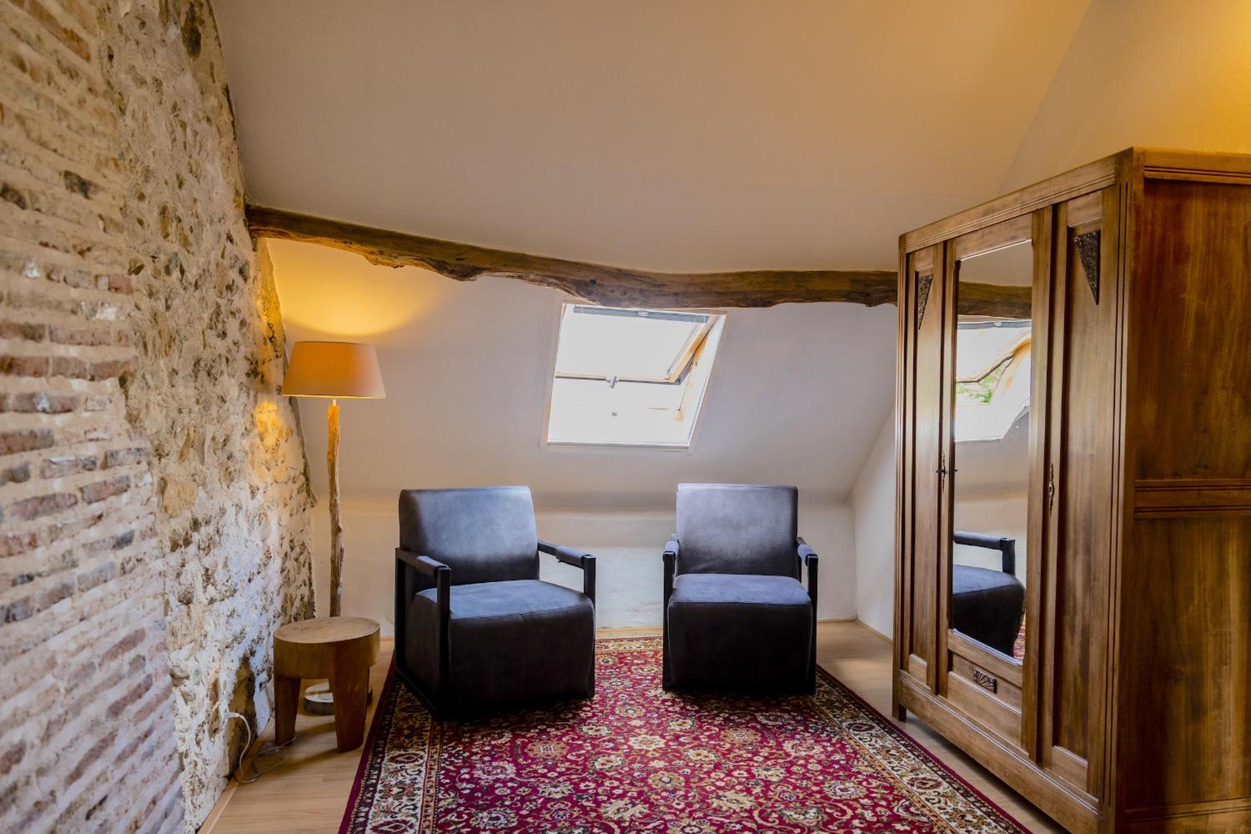 Family Room with Private Bathroom photo 2