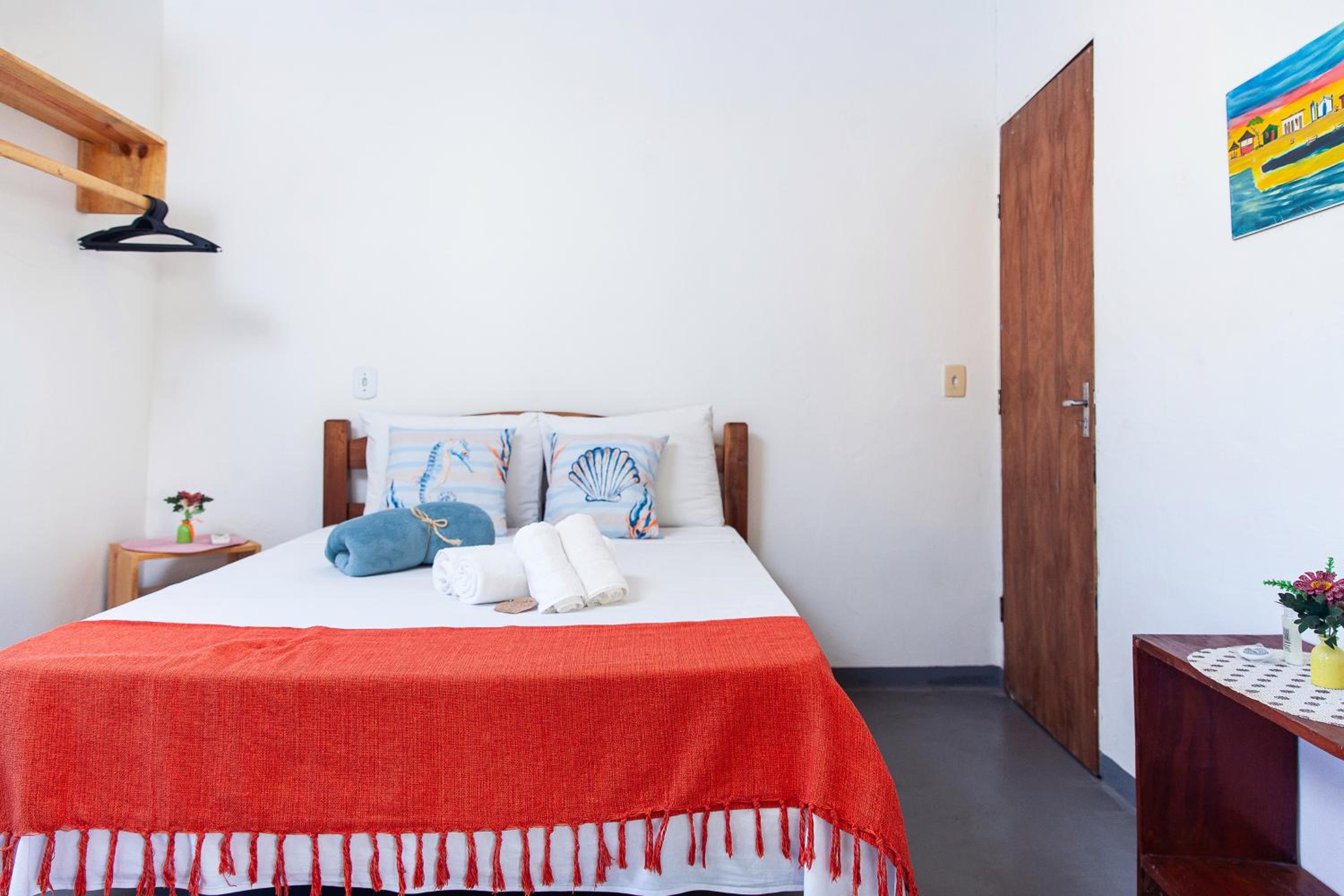 Two-Bedroom House - Photo 2