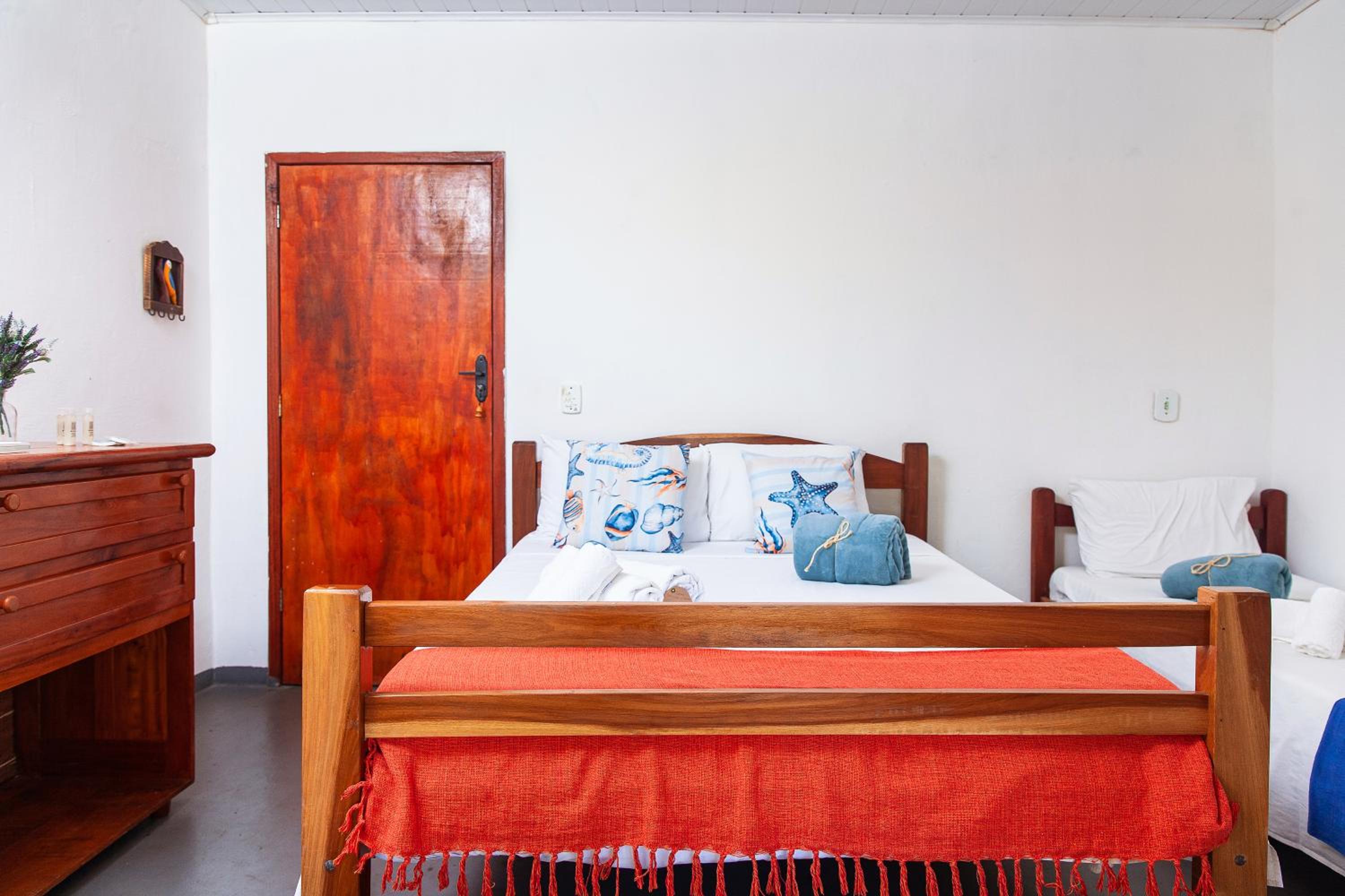 Two-Bedroom House - Photo 17