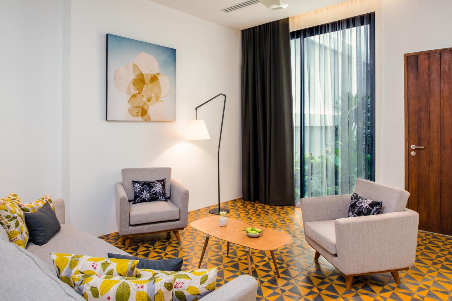 King Suite Room with Balcony - Photo 7