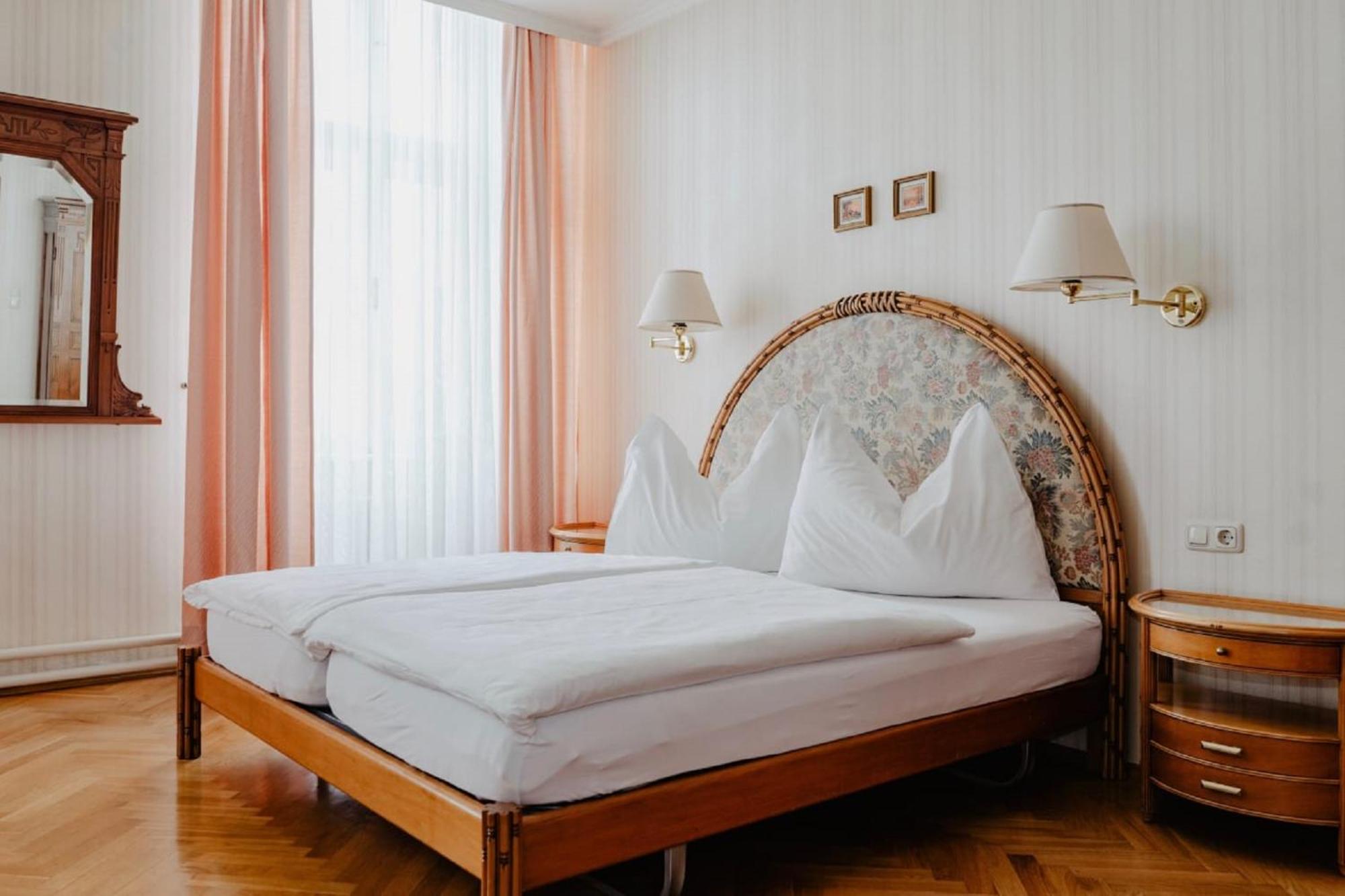 Standard Double Room - Photo 4
