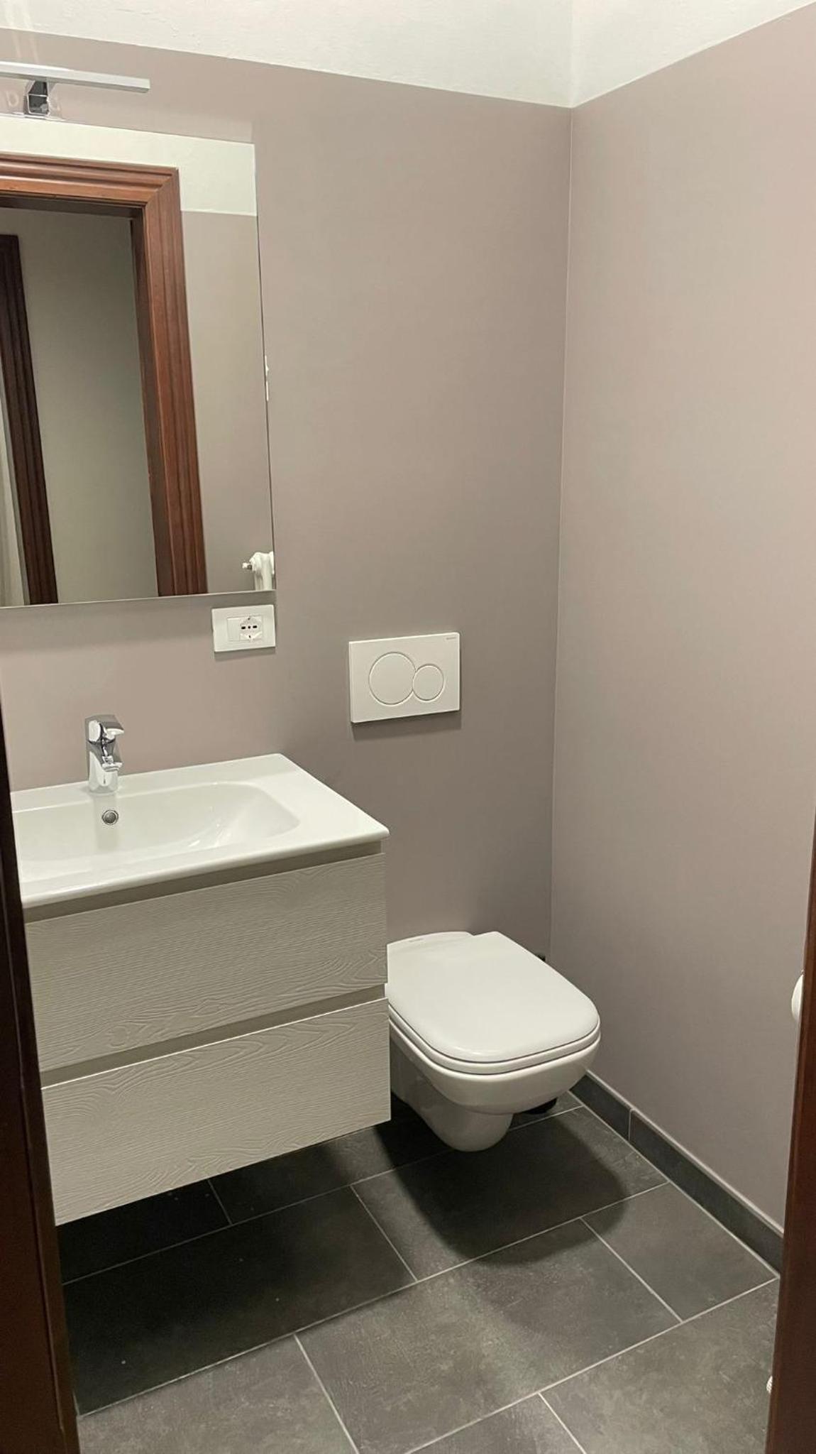 Double Room with Shared Bathroom photo 3
