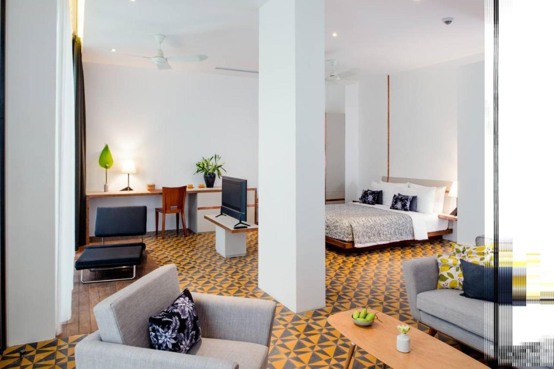 King Suite Room with Balcony - Photo 1