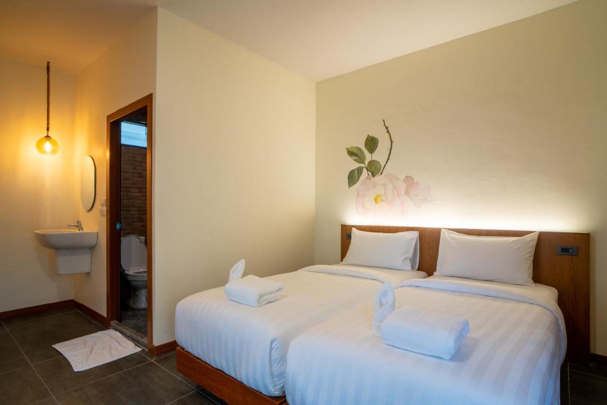 Standard Bungalow Twin Bed - Photo 4