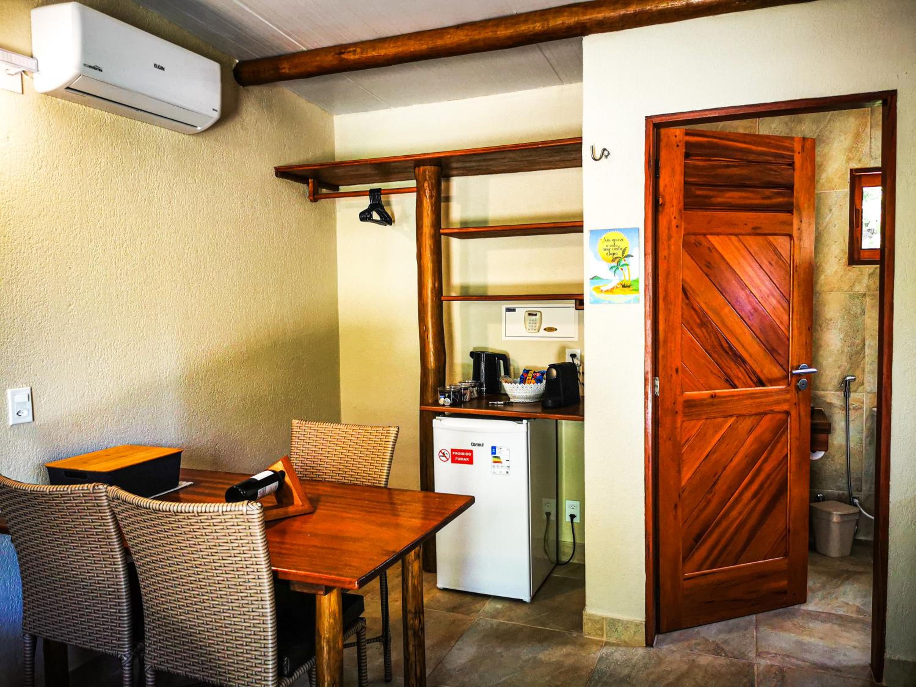 Queen Suite with Pool View - Photo 5