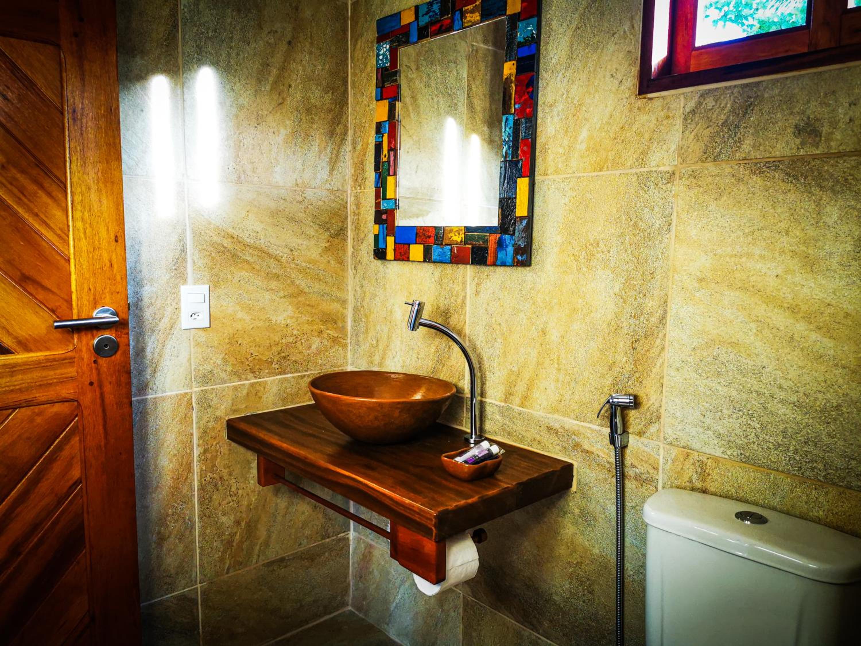 Queen Suite with Pool View - Photo 4