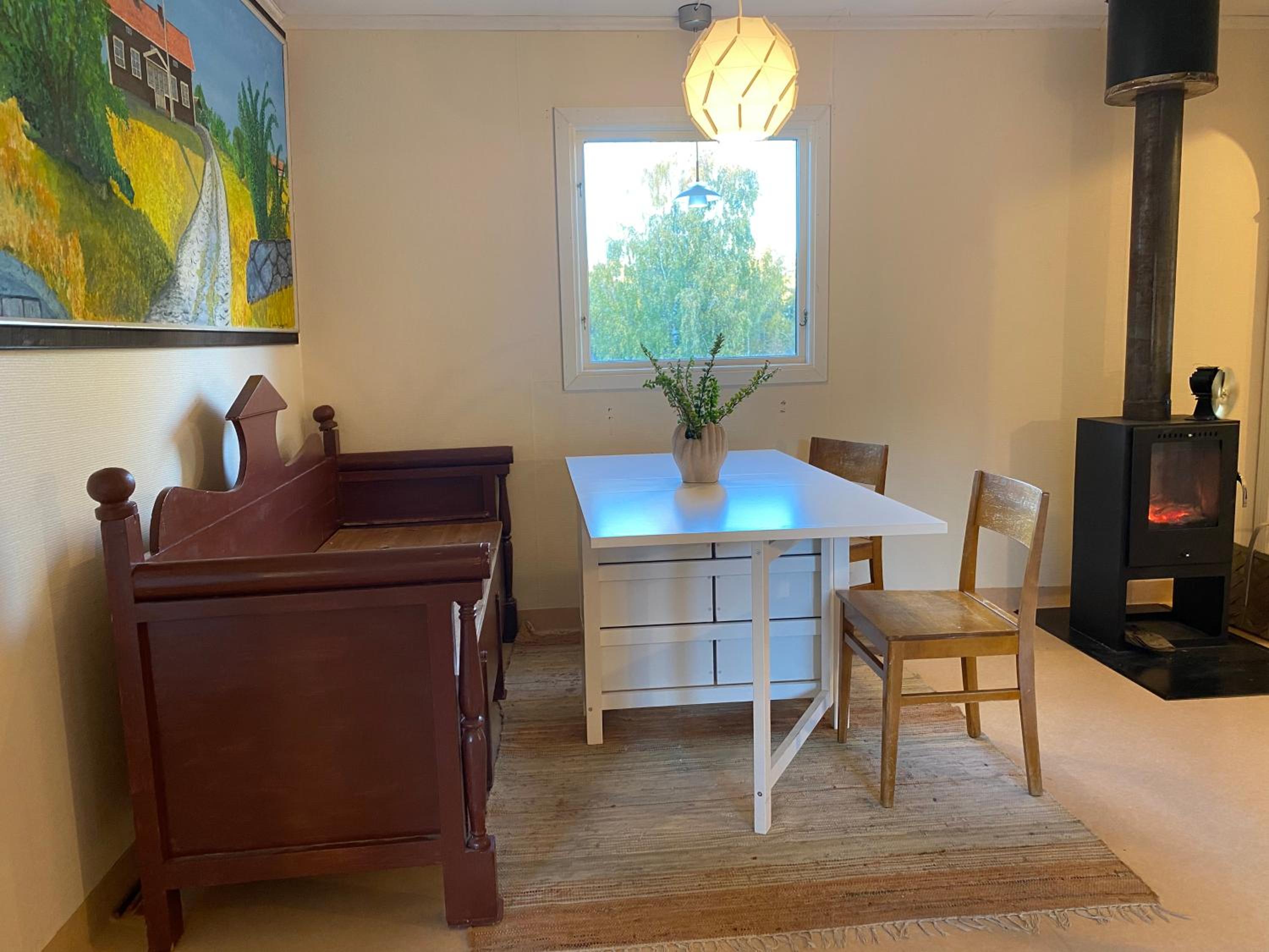 Three-Bedroom House - Photo 7
