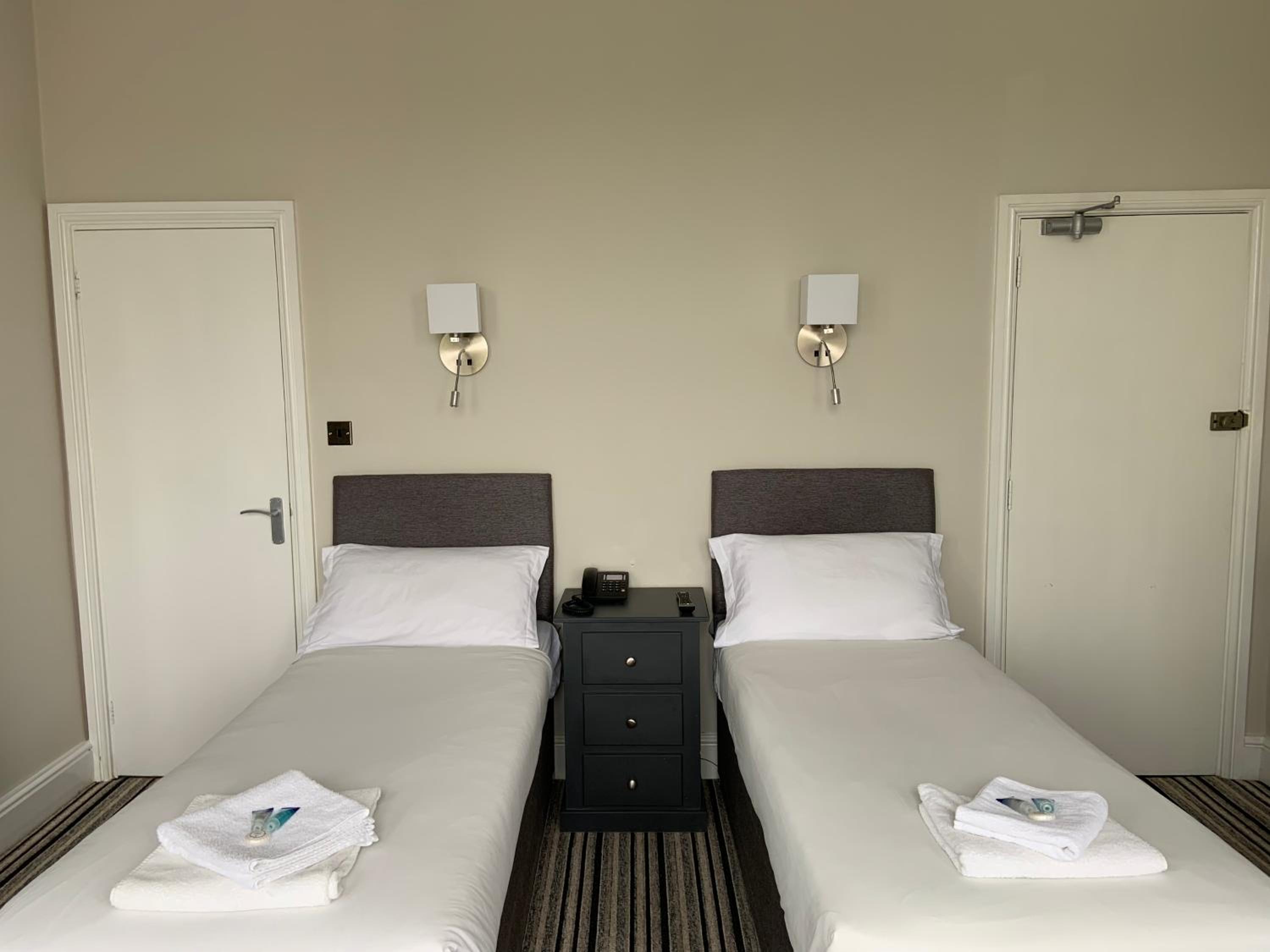 Twin Room With Shower photo 1