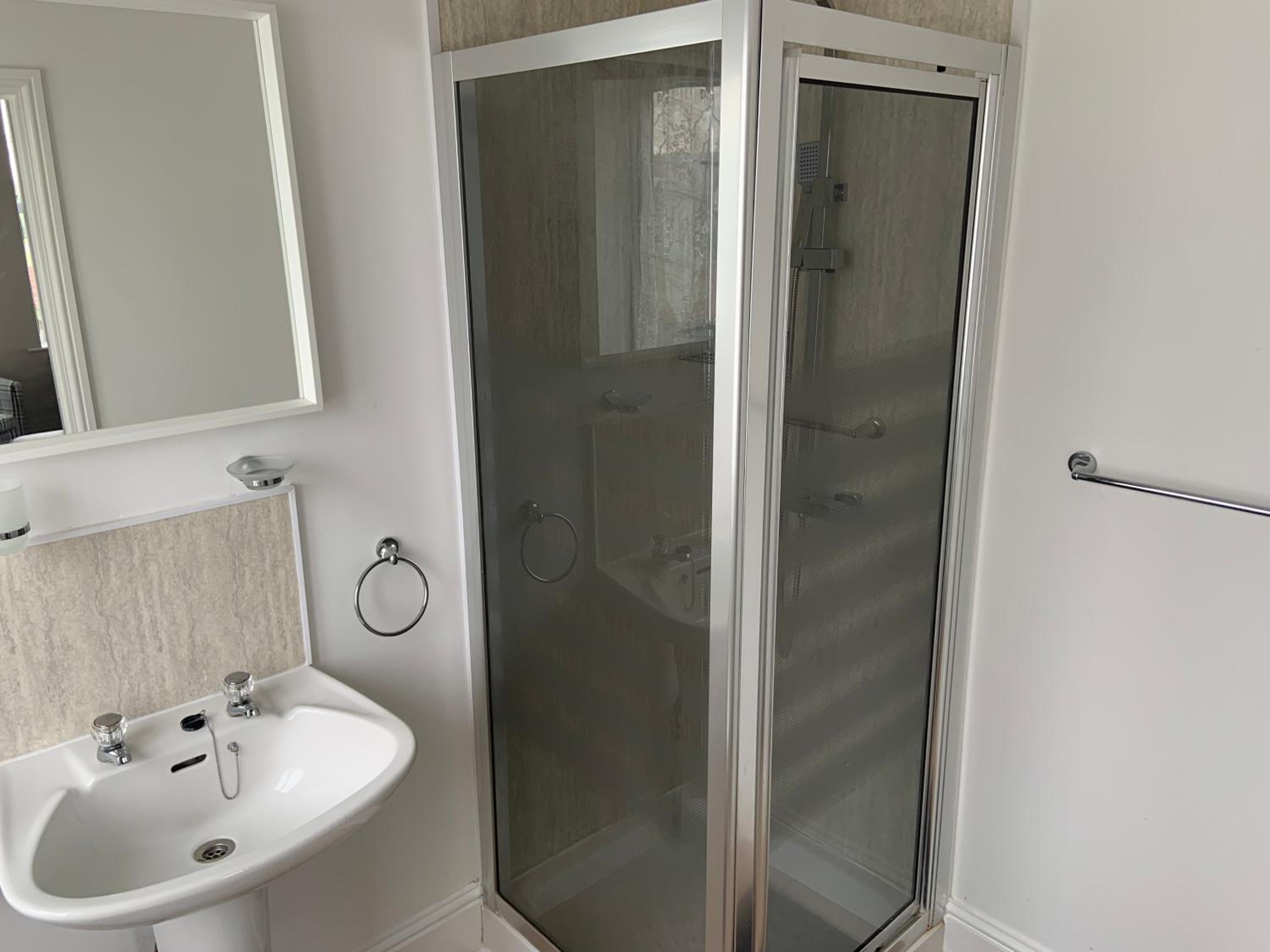 Twin Room With Shower photo 2